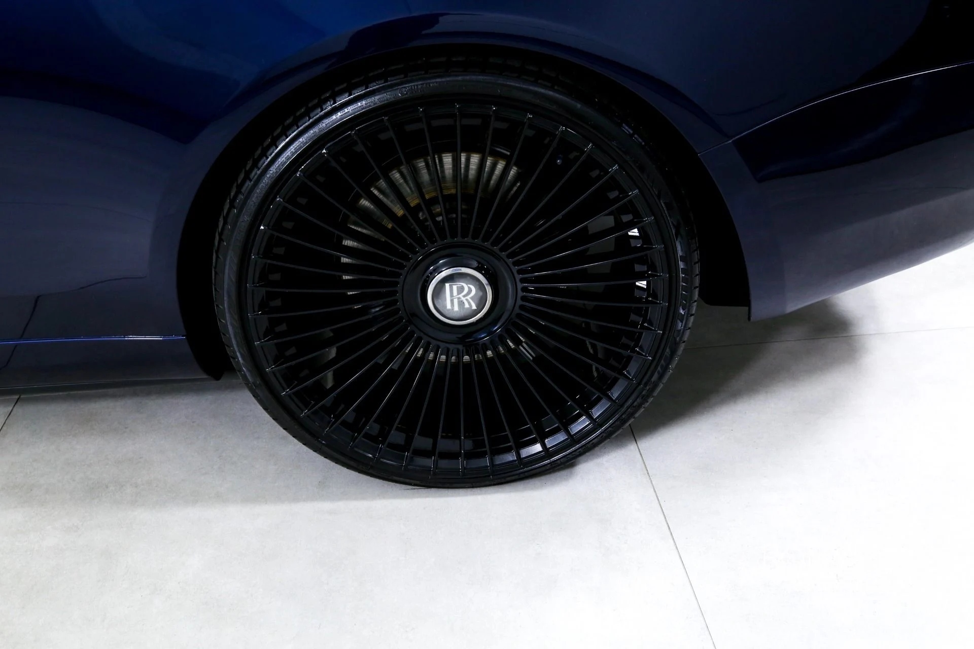 mph030_3452028840_Used_2017_Rolls_Royce_Dawn_1702592484_8357a84513