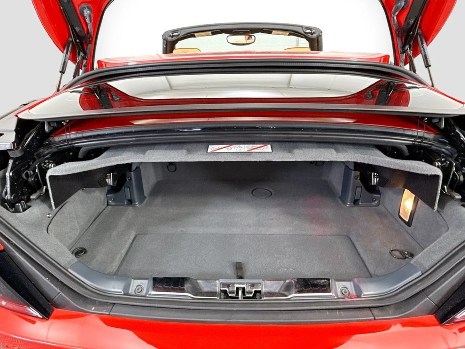 mph030_3453880493_used_2014_ferrari_california_2drconvertible_8119_22996020_31_1024_1be6c26793