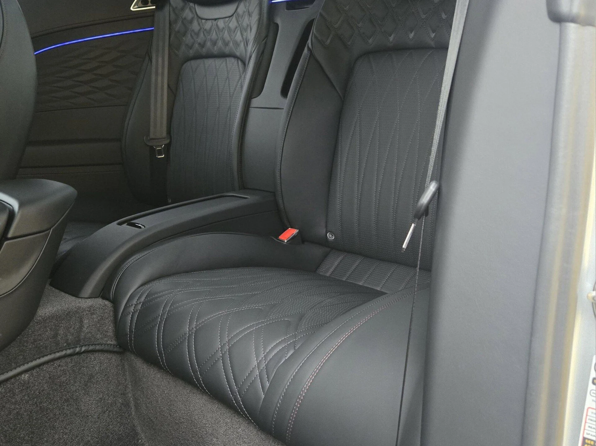 mph030_345416480_cbda92465a6d416a064e3dc411f8df88x_007925354e