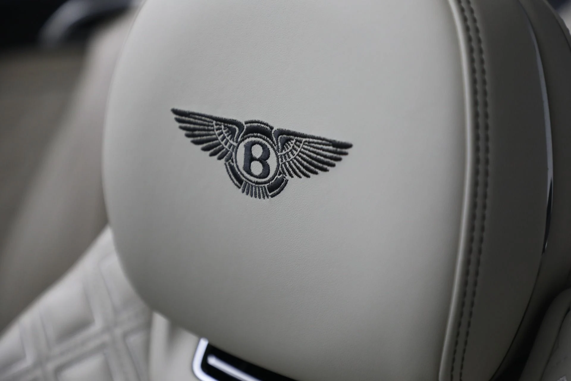 mph030_3465350095_Used_2020_Bentley_Continental_GTC_1760393909_ee8d7d6f23