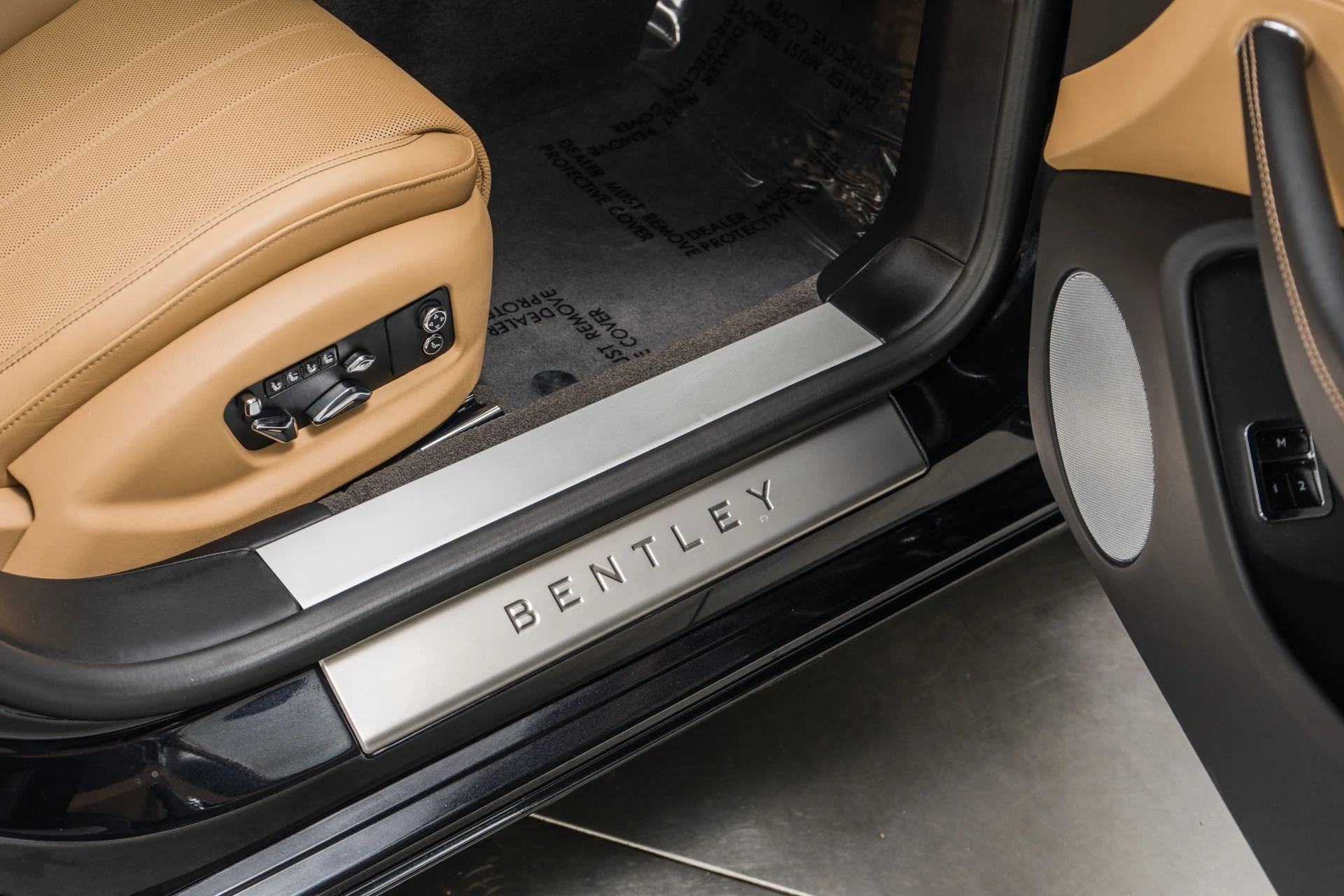 mph030_3478435195_Used_2023_Bentley_Flying_Spur_Hybrid_Four_Seat_Comfort_Specification_Contrast_Piping_and_Stitching_1772036737_837ec66e60