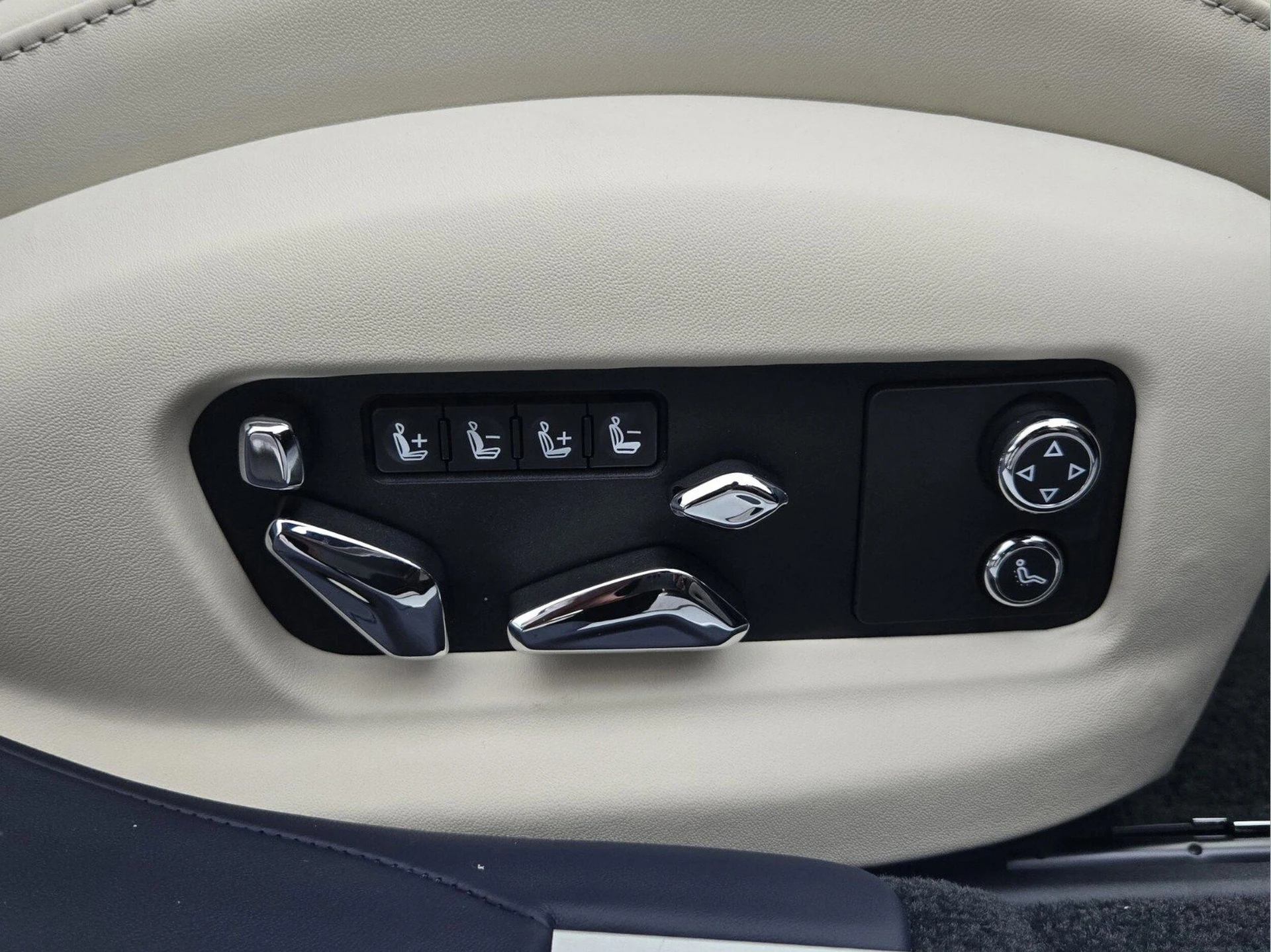 mph030_3503303750_0ee71d99bf85ce7ee34717c60cf88f5cx_ee3e2936d6