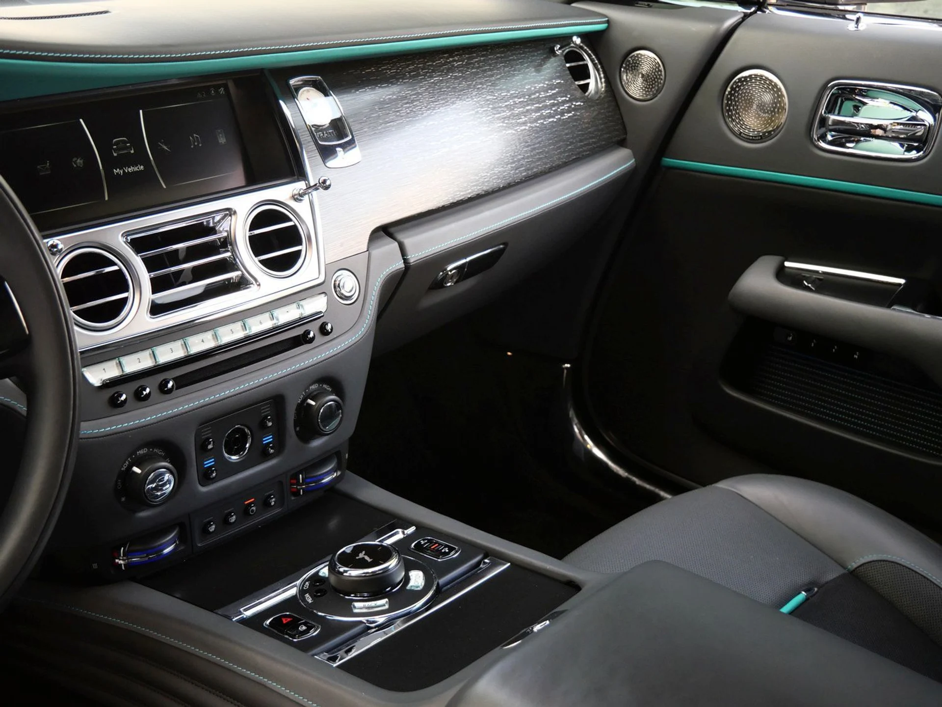 mph030_3510889652_fe0b68cd6b45422fd53ca4c8b4b4d224x_05b695ab95