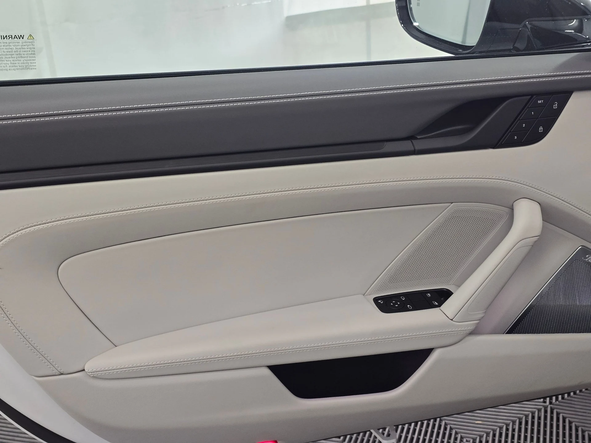 mph030_3512129003_00636e4af12e158e88b1d559dd505324x_6457e144d5