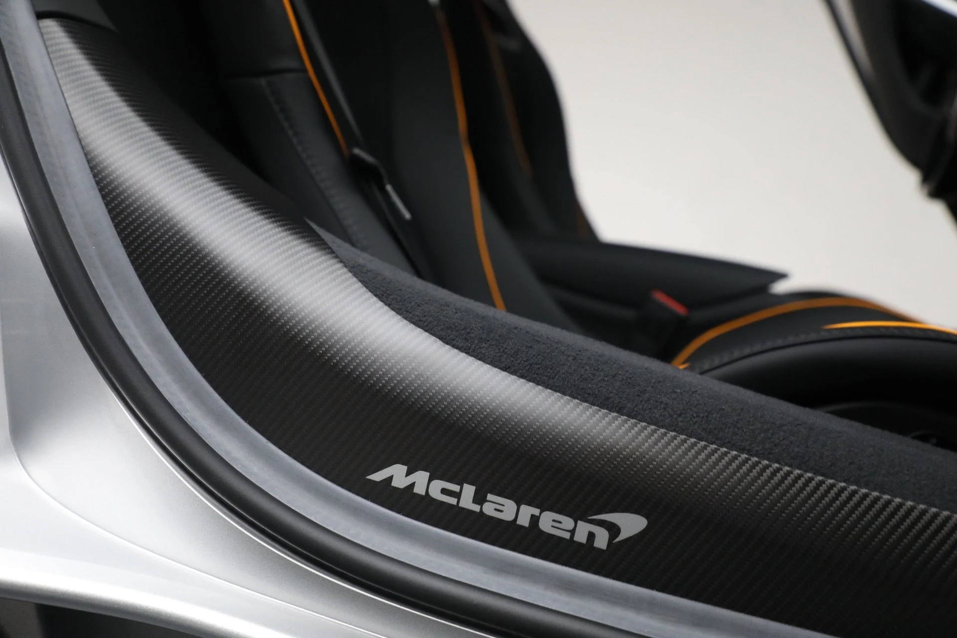 mph030_3513167552_Used_2023_Mc_Laren_Artura_Vision_8b6d369585