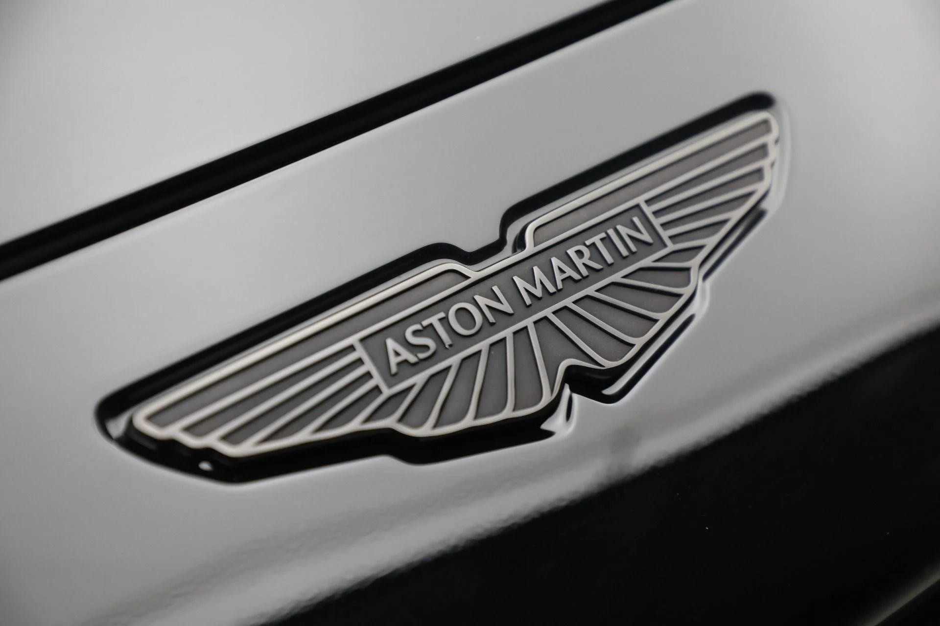mph030_3520203001_New_2025_Aston_Martin_DBX_707_5586357939