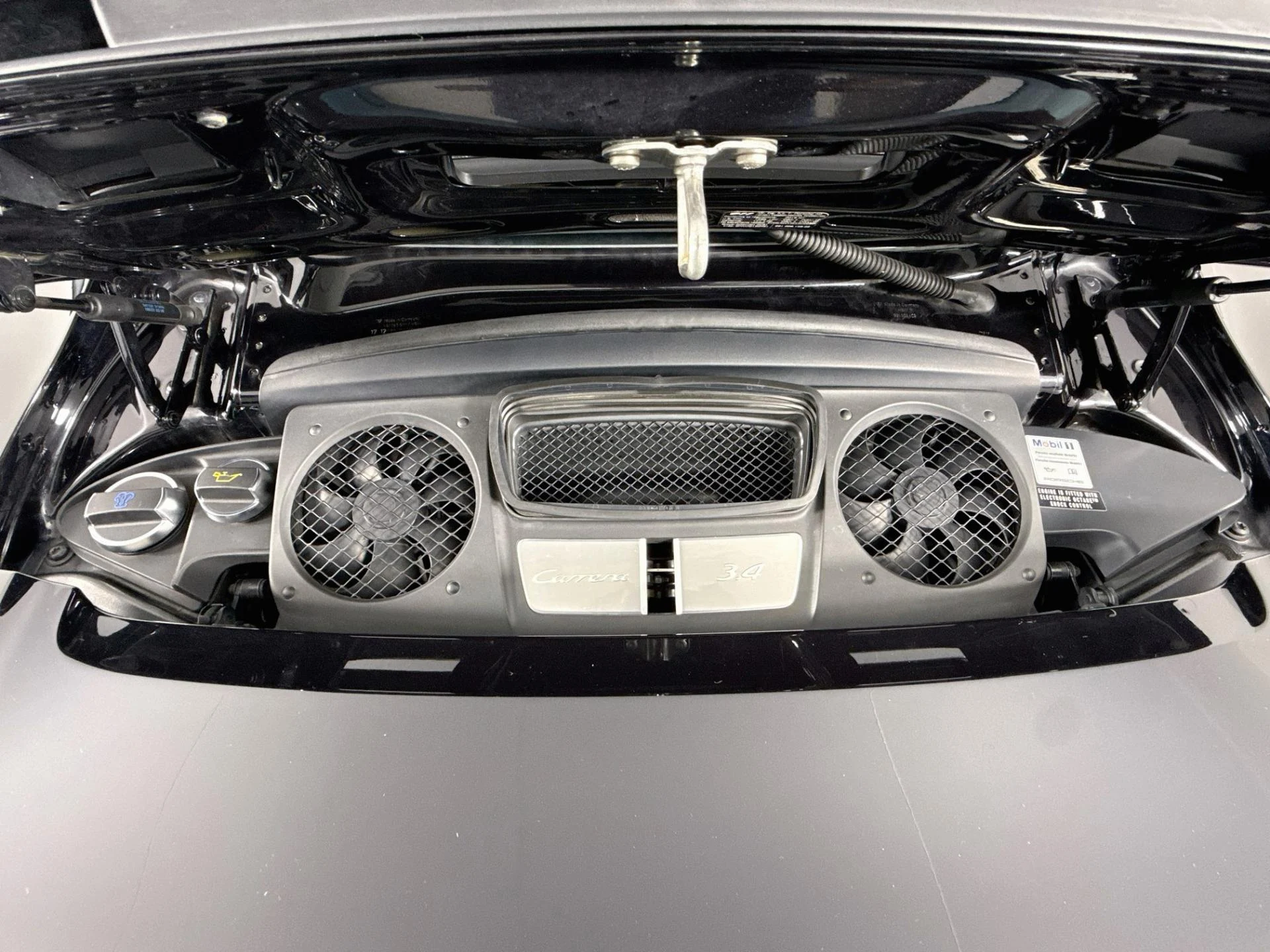 mph030_3522225964_Used_2016_Porsche_911_Carrera_Black_Edition_1791478366_fa2e063d01