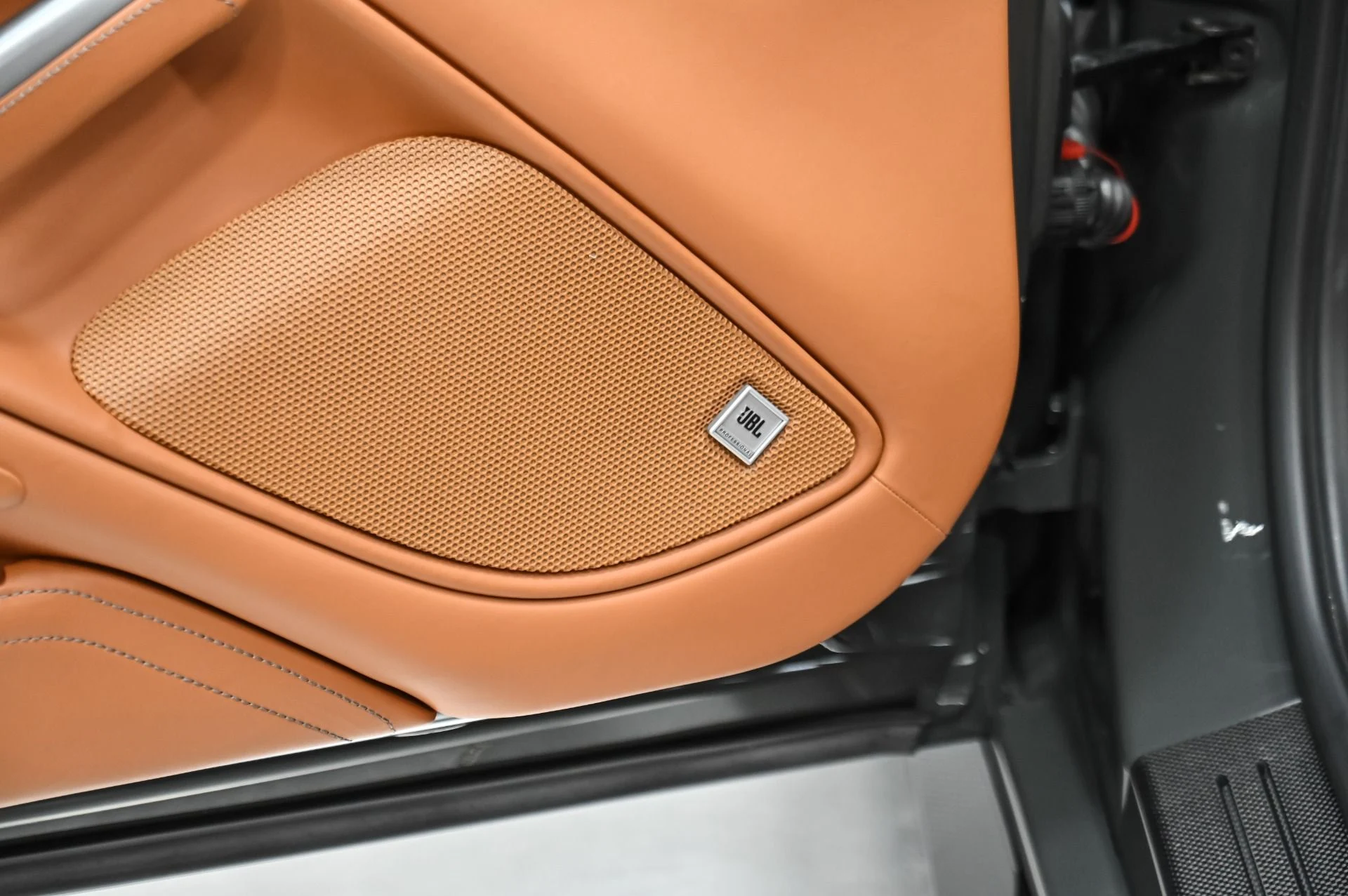mph030_3525895497_Used_2016_Ferrari_F12_Berlinetta_1756933950_f6c26df05d