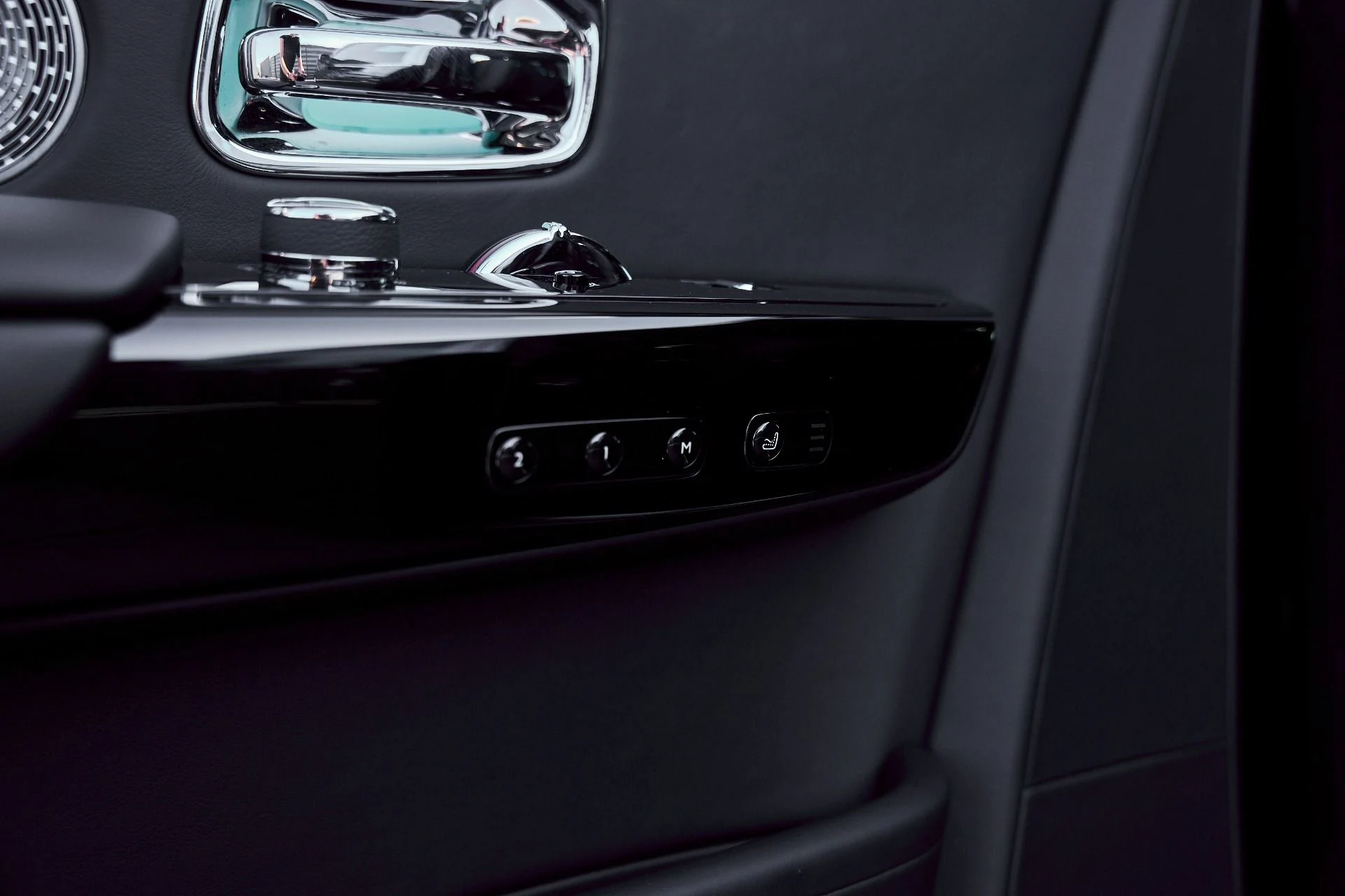 mph030_3534849659_Used_2024_Rolls_Royce_Phantom_Base_1770700079_2a428df6cc