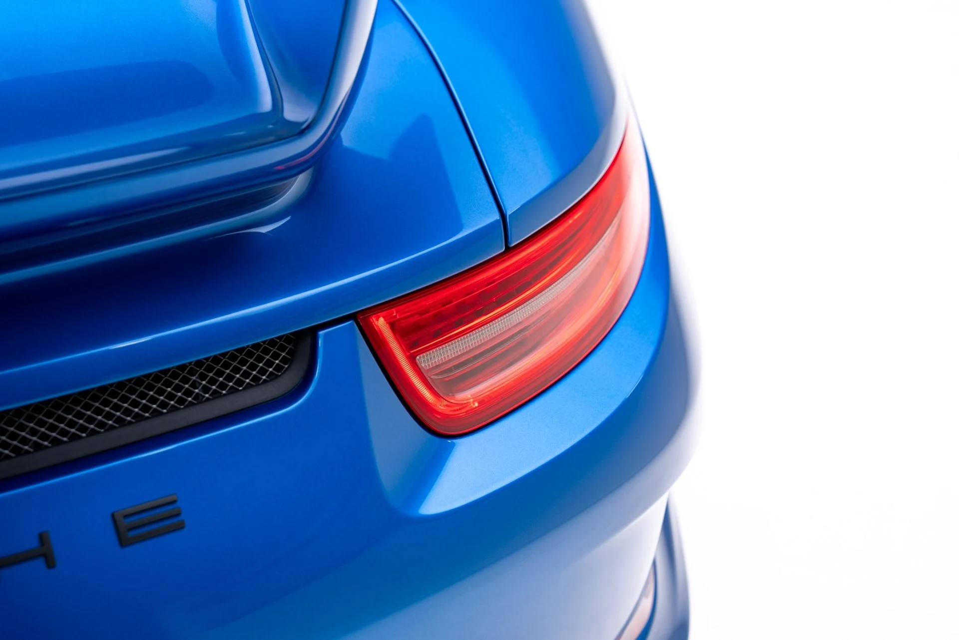 mph030_3537431416_Used_2015_Porsche_911_GT_3_1768869479_2597923ca1