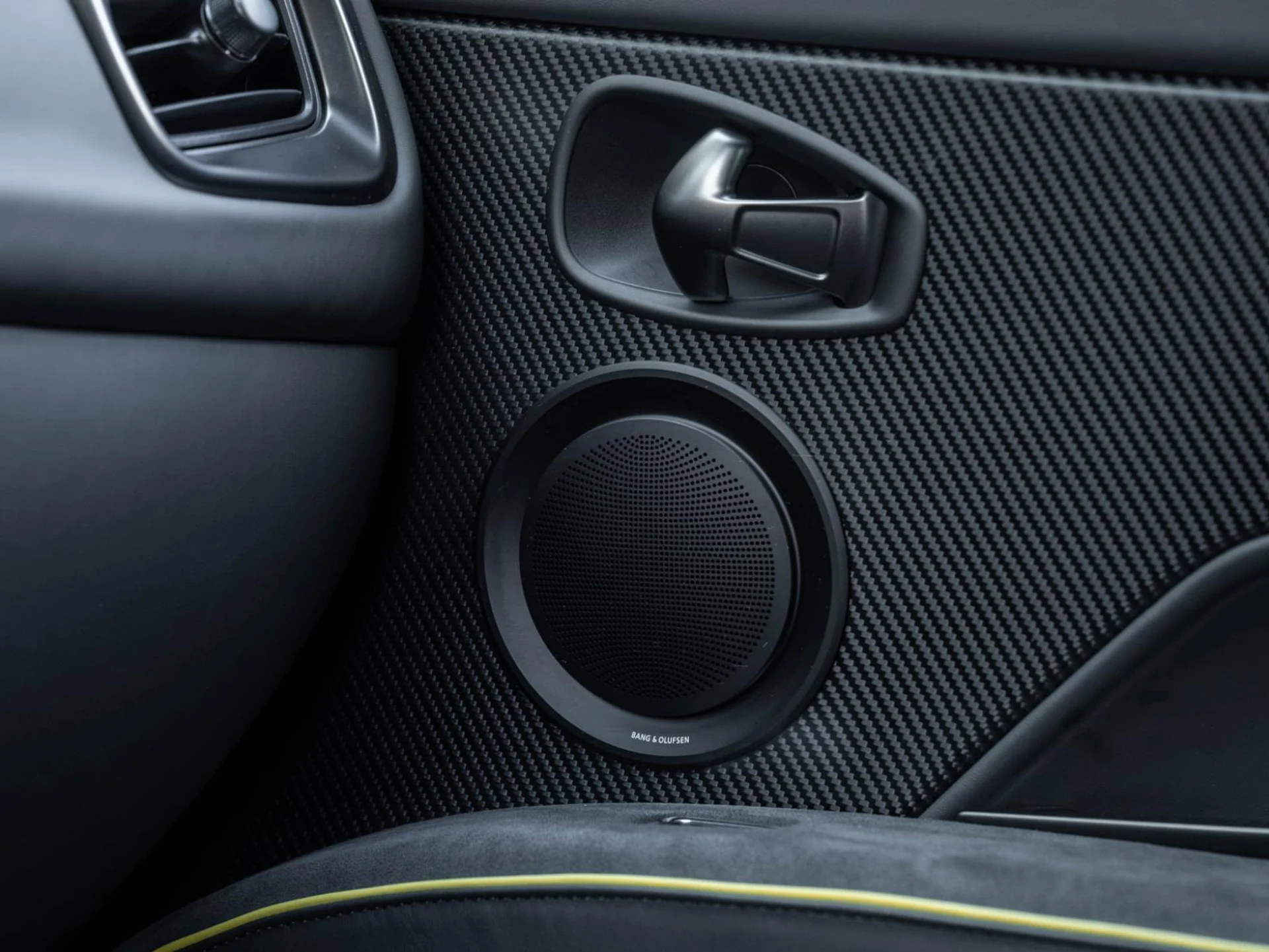 mph030_3537543981_Used_2022_Aston_Martin_DBS_Superleggera_1770058033_323bb01518