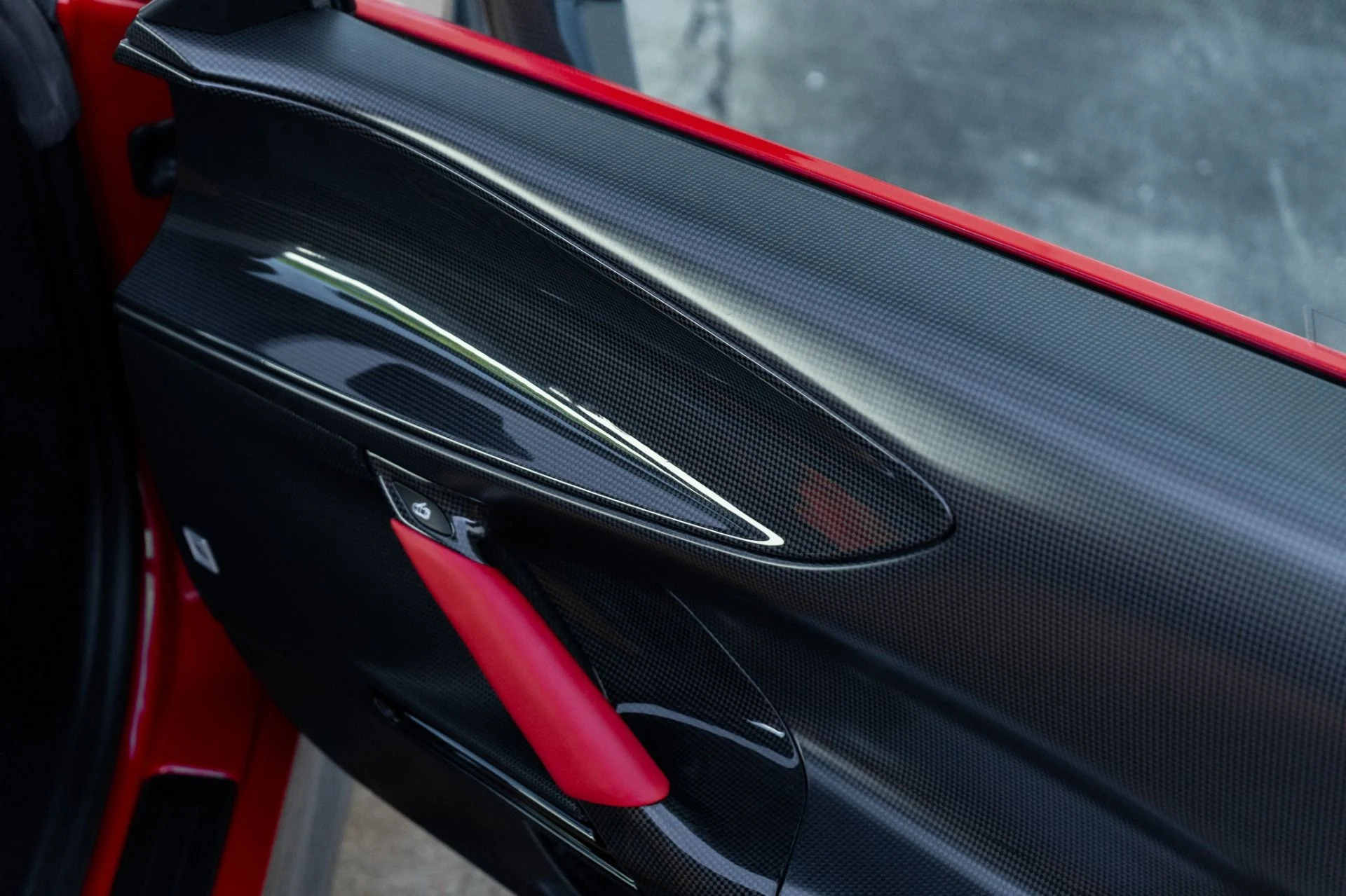 mph030_3541285403_Used_2023_Ferrari_SF_90_Stradale_1764710816_5be5c8c166