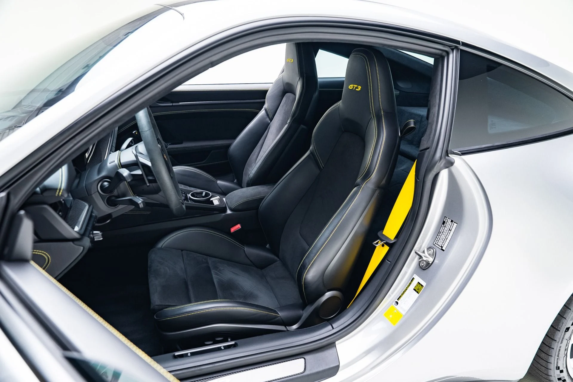 mph030_3546250912_Used_2022_Porsche_911_GT_3_1766184678_f488ea58c0