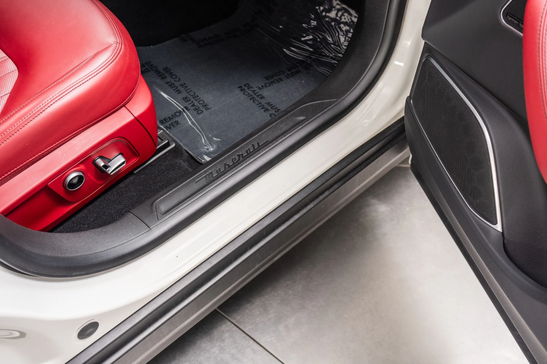 mph030_3547374531_Used_2022_Maserati_Levante_Modena_Nerissimo_Package_Comfort_and_Convenience_Package_1773694217_b8df46feec