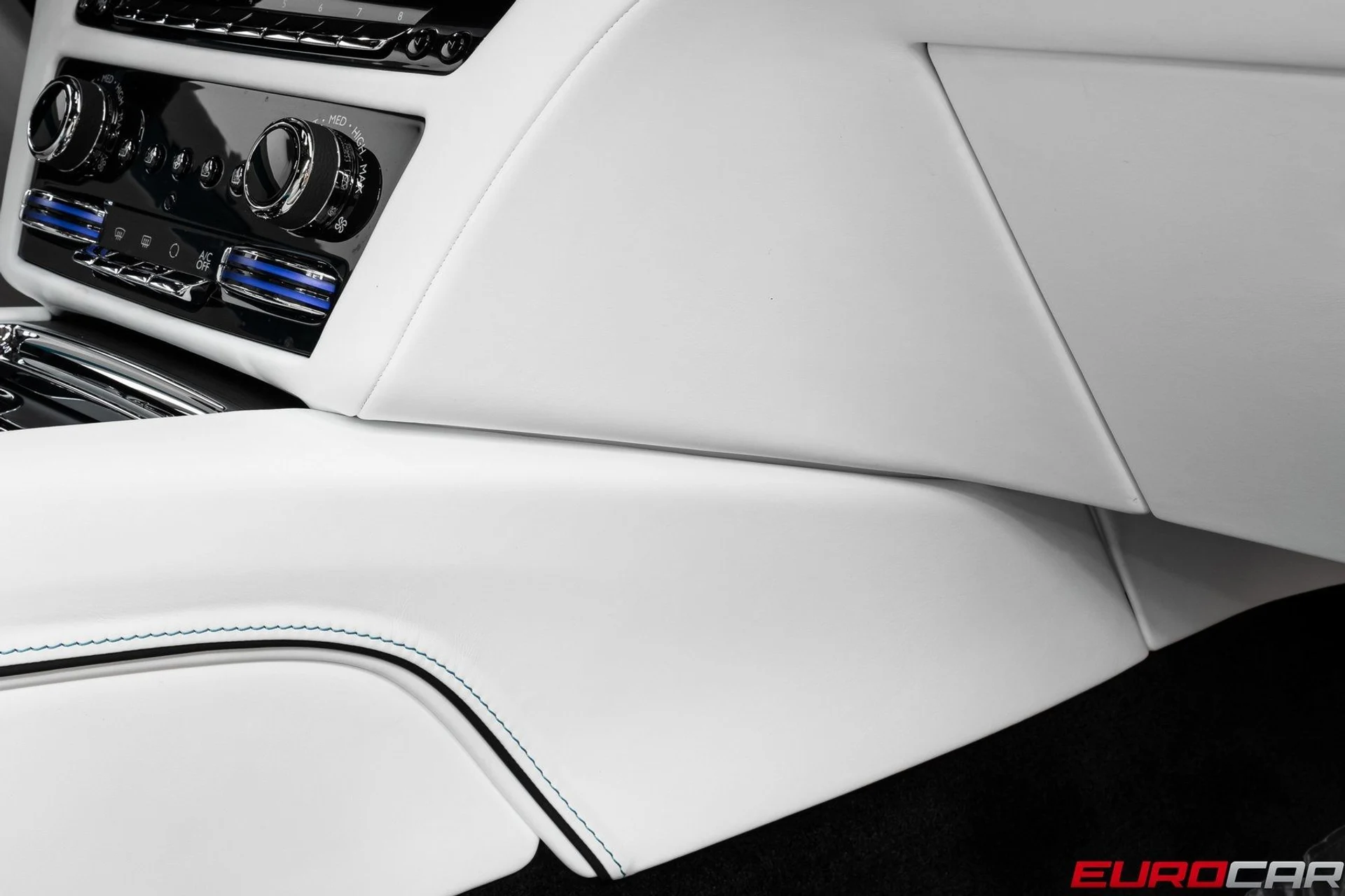 mph030_3551510557_image_31_4ff3e94bc7