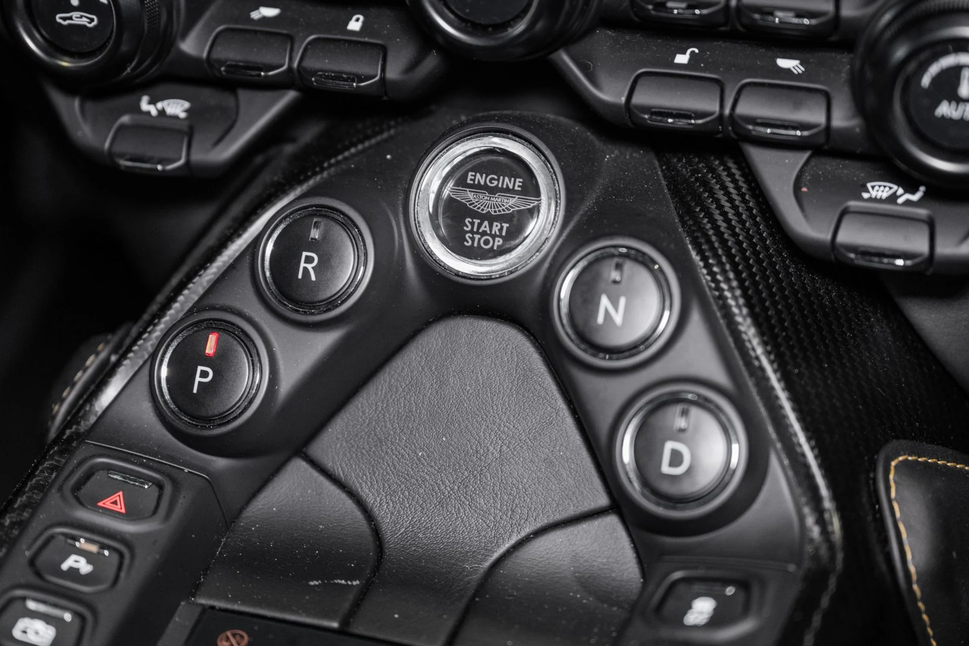 mph030_3552689149_Used_2019_Aston_Martin_Vantage_1765989078_c1ef721bc1