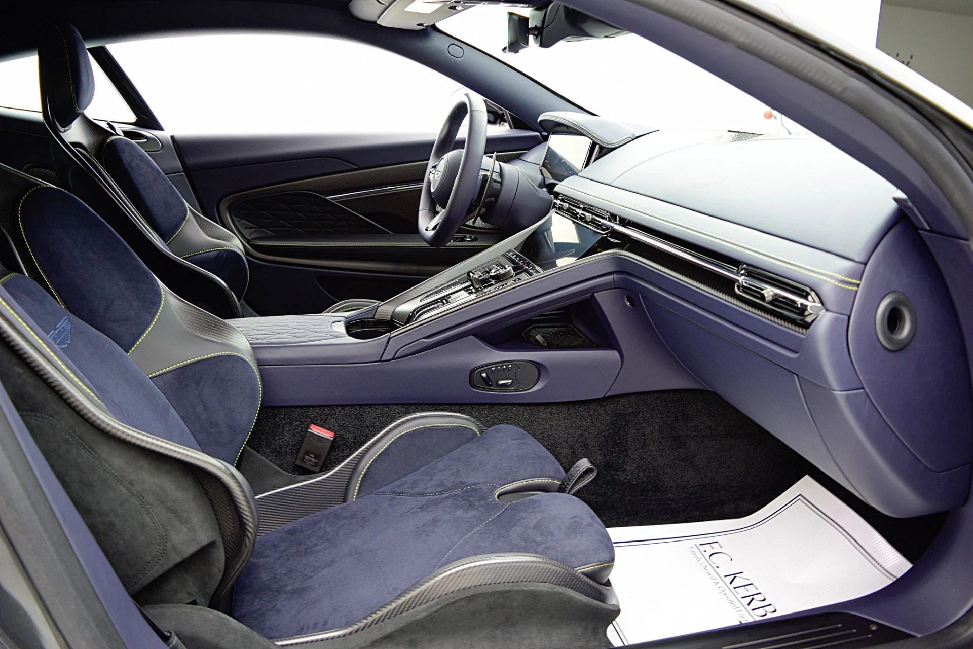 mph030_3568548556_Used_2024_Aston_Martin_DB_12_Coupe_4e71a6f0ff