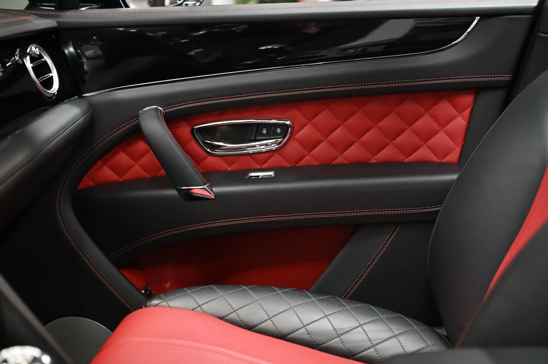 mph030_3576557056_Used_2018_Bentley_Bentayga_W12_1759788100_833da15b01