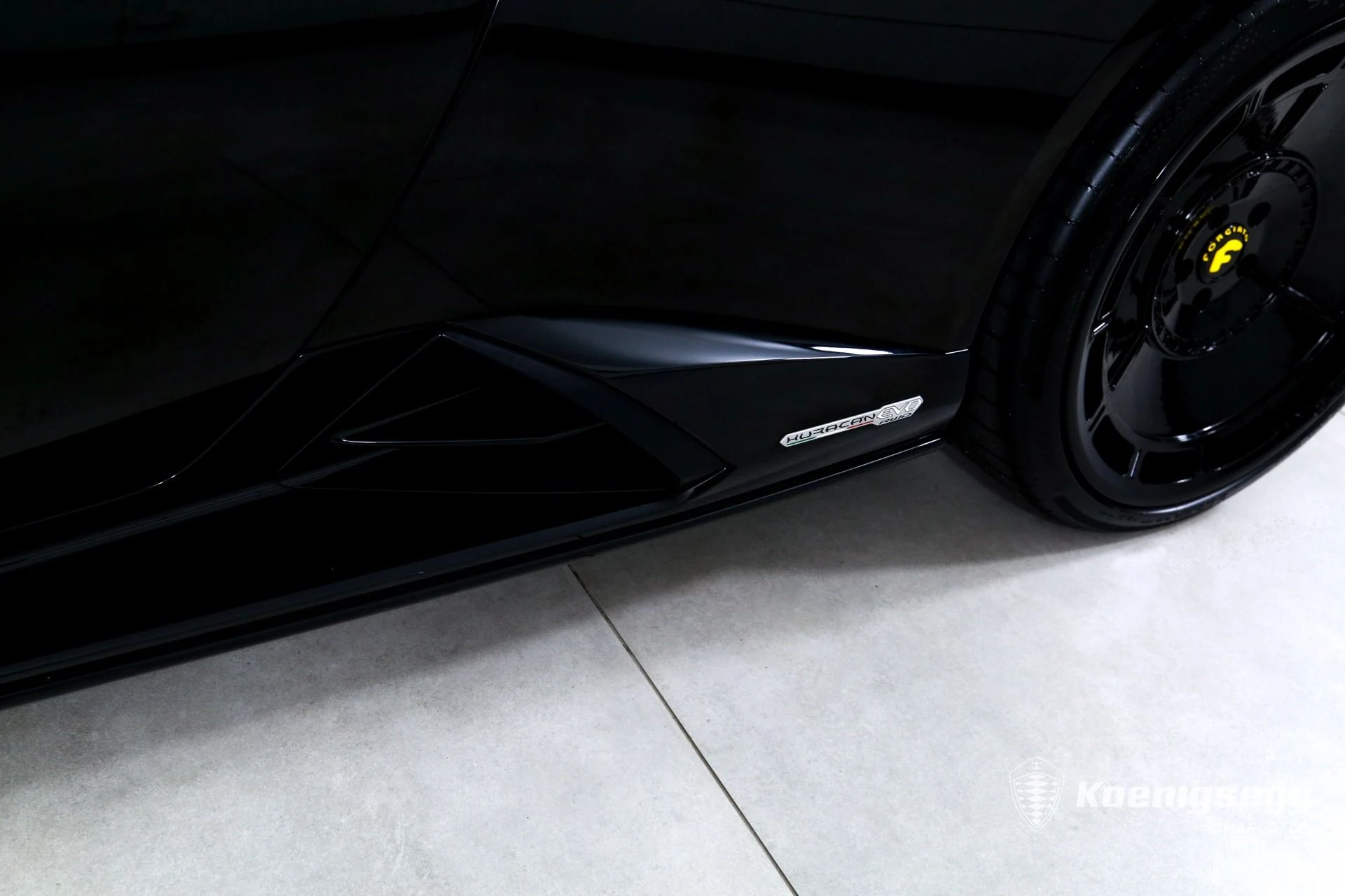 mph030_3581958030_Used_2021_Lamborghini_Huracan_EVO_1760975962_d8ed54f741