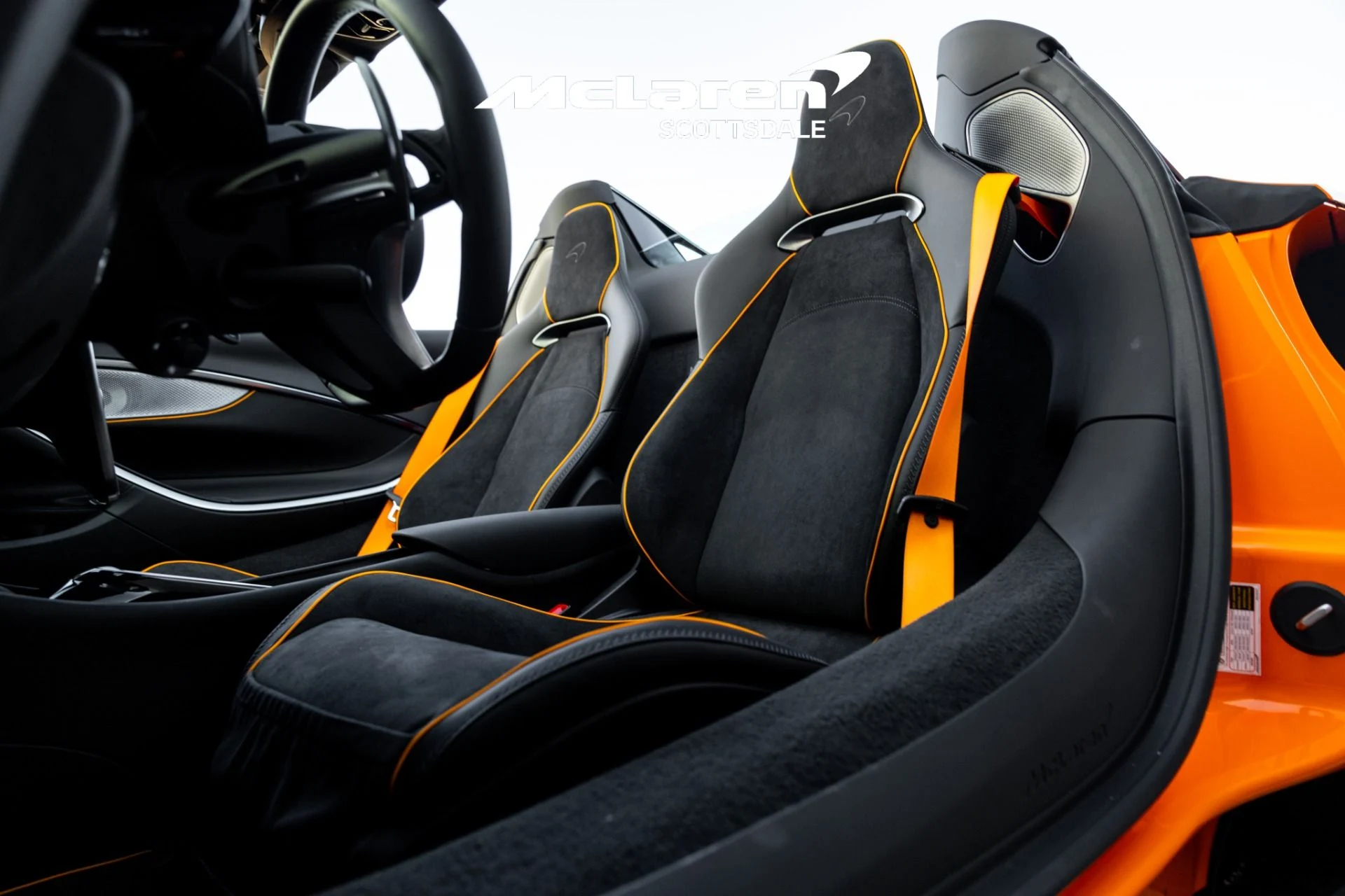 mph030_3582948243_Used_2025_MCLAREN_ARTURA_1724732382_eba2fb2ab1