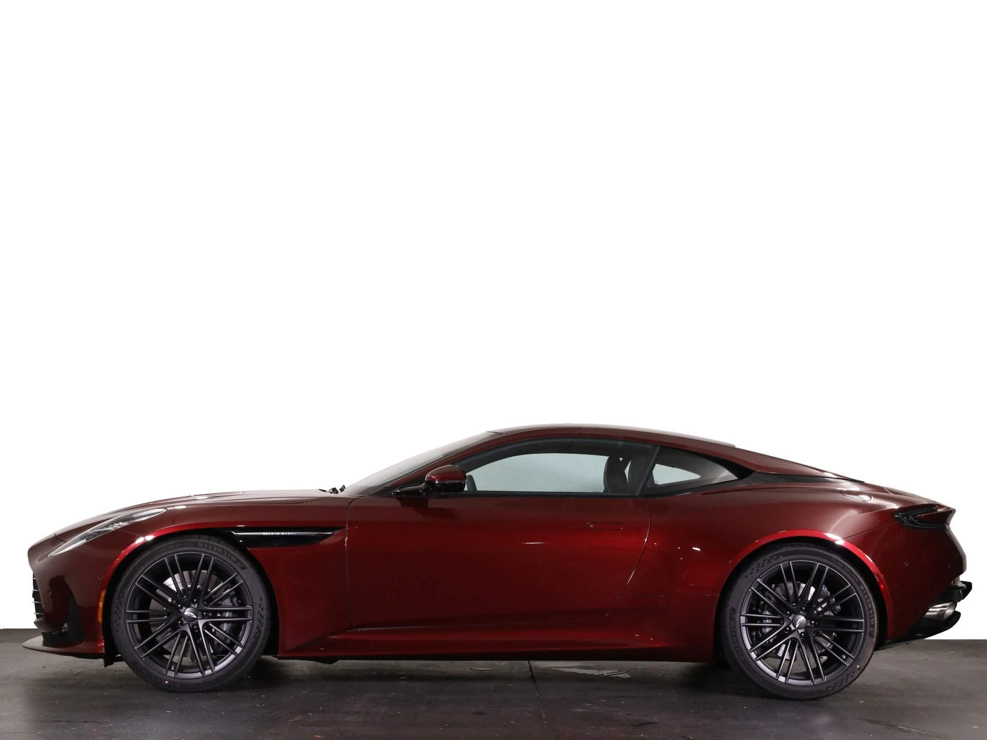 mph030_3588762557_New_2025_Aston_Martin_DB_12_1746122881_8416efb69b