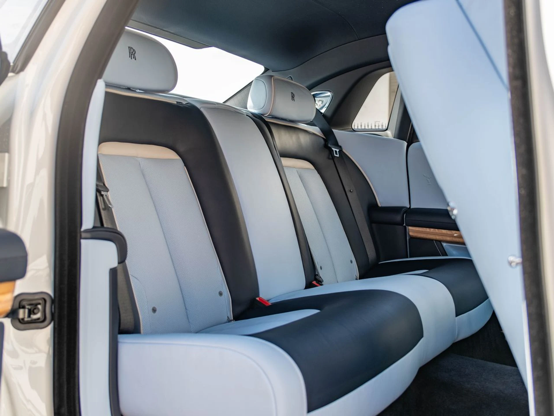 mph030_3589956778_9861bee4da15a2065e6629fc91230addx_800a369619