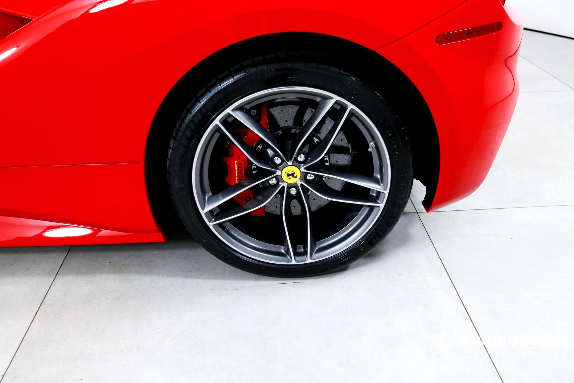 mph030_3590499215_Used_2019_Ferrari_488_Spider_1782837651_fa12354cb2