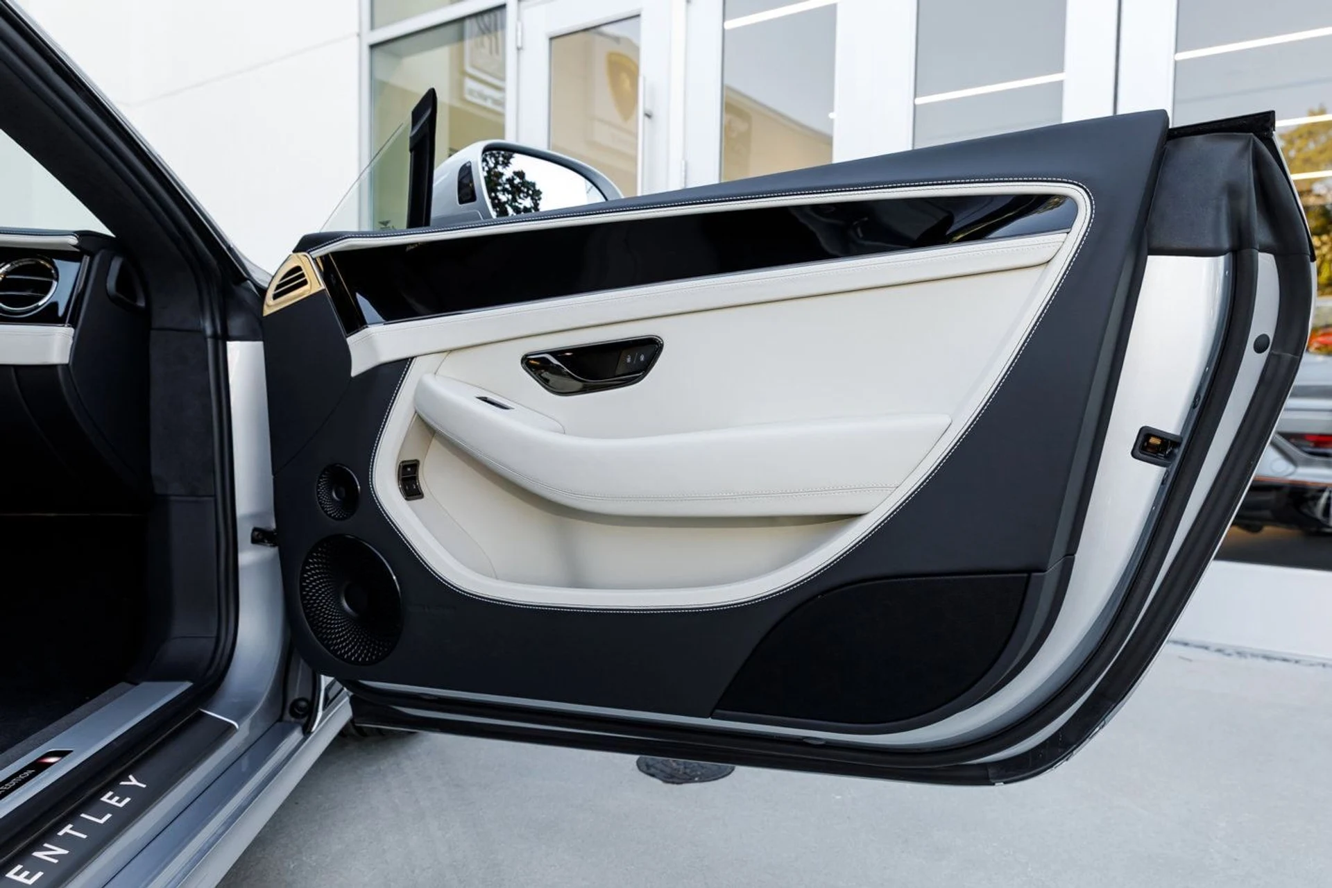 mph030_3591017149_2849525691d9b431ed69b27d7f491173x_f301d8446d