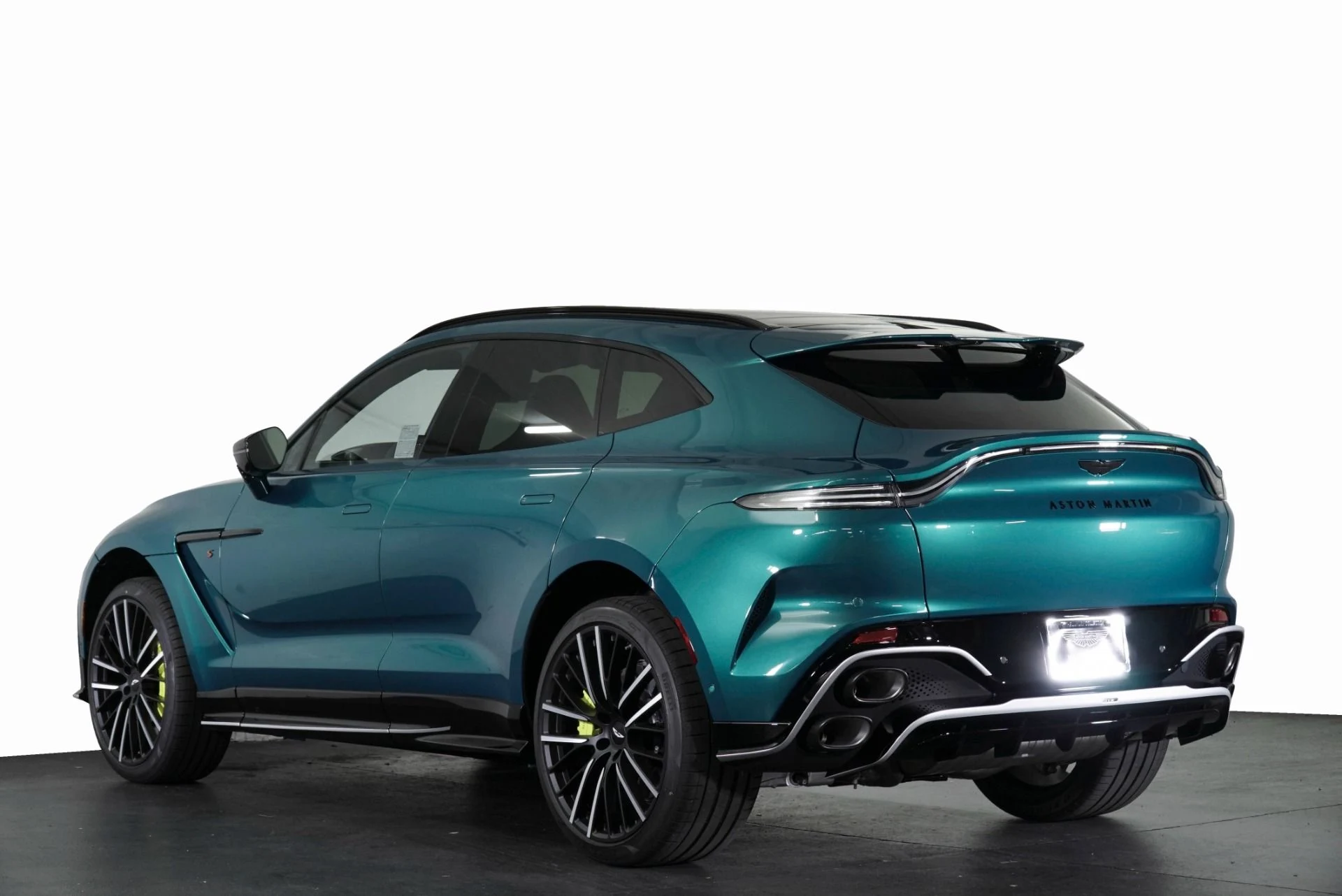 mph030_3599674898_New_2026_Aston_Martin_DBX_S_1768416197_d3226ec0e6