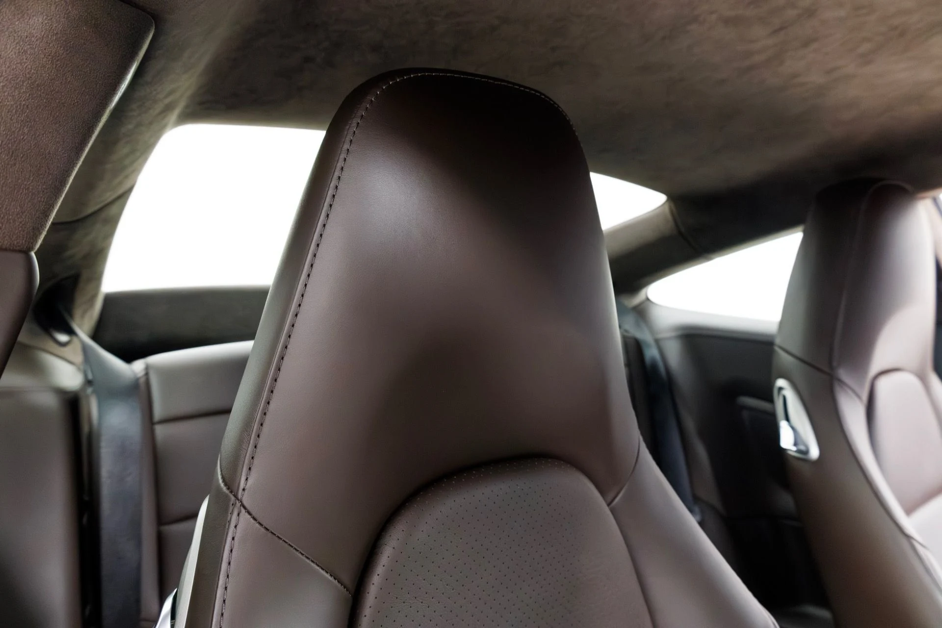 mph030_3601198635_Used_2019_Porsche_911_Carrera_1767051378_48a2275cda