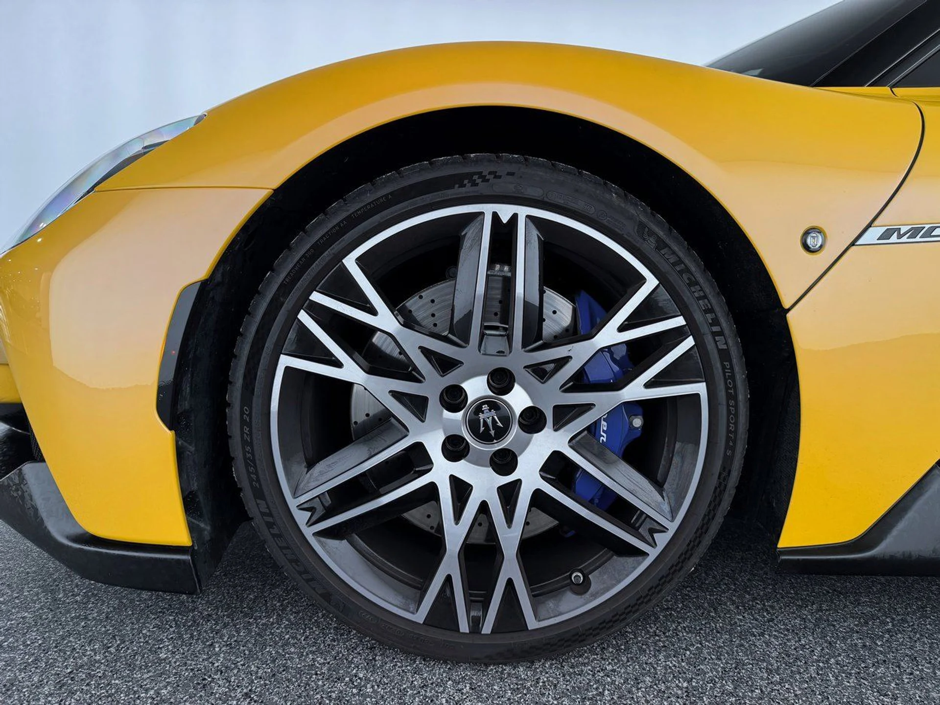 mph030_3612257071_d63e2054961463a9755eee6e3e1919c1x_c1b3b115c0