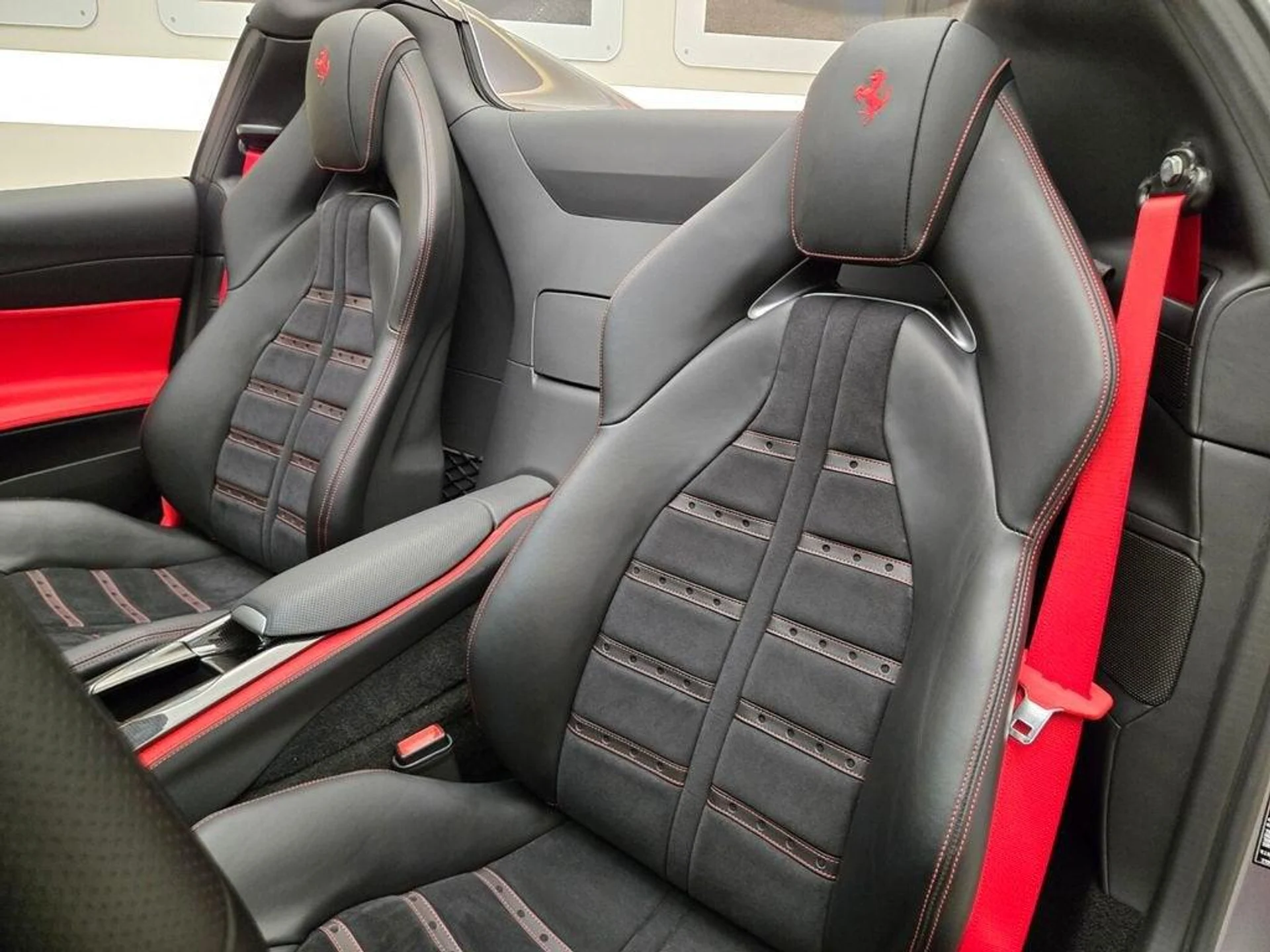 mph030_3612424956_Used_2022_Ferrari_812_GTS_1777383837_d5b229c1ce