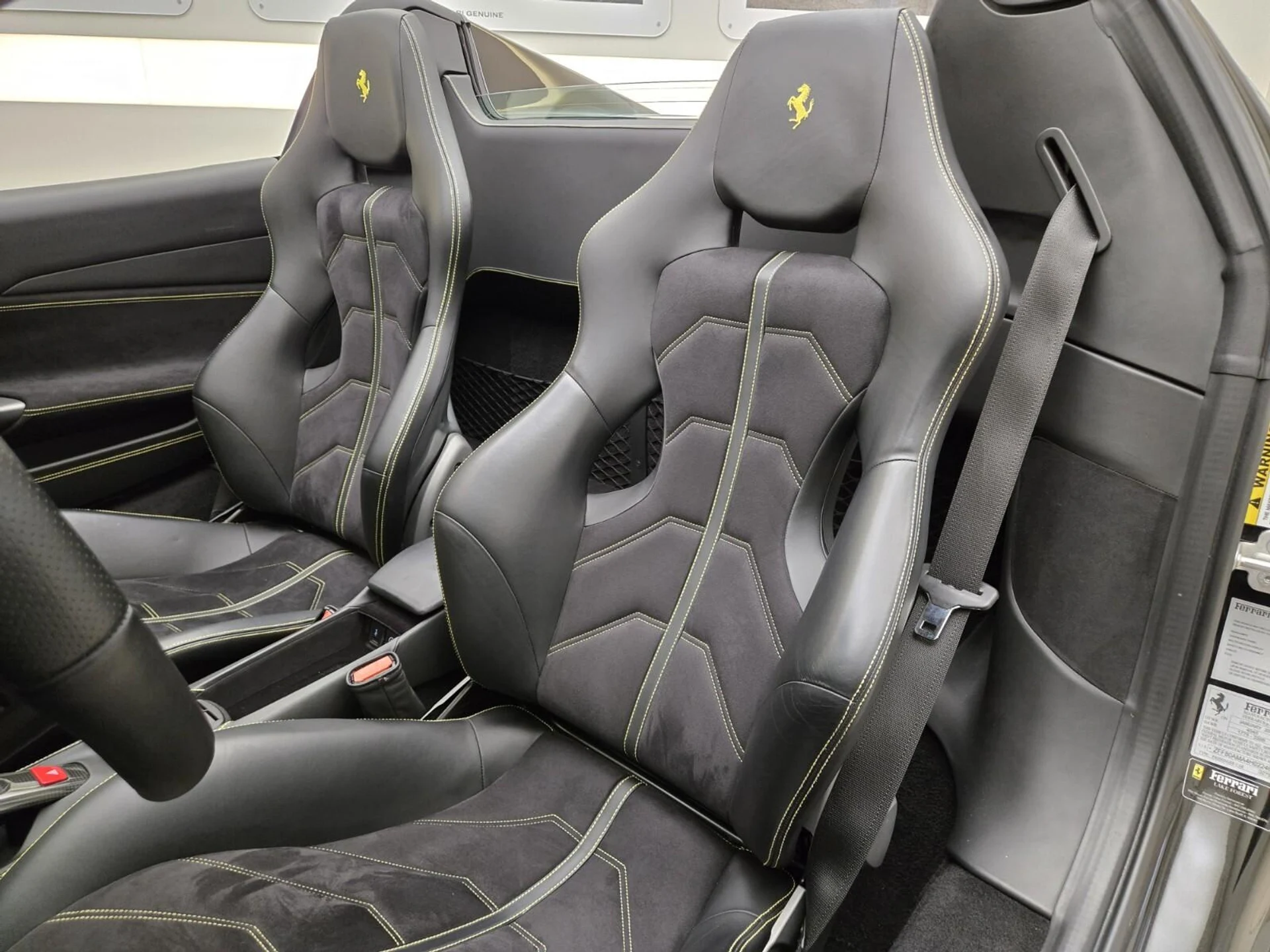 mph030_361298566_Used_2017_Ferrari_488_Spider_1755156523_3c3cd1b370