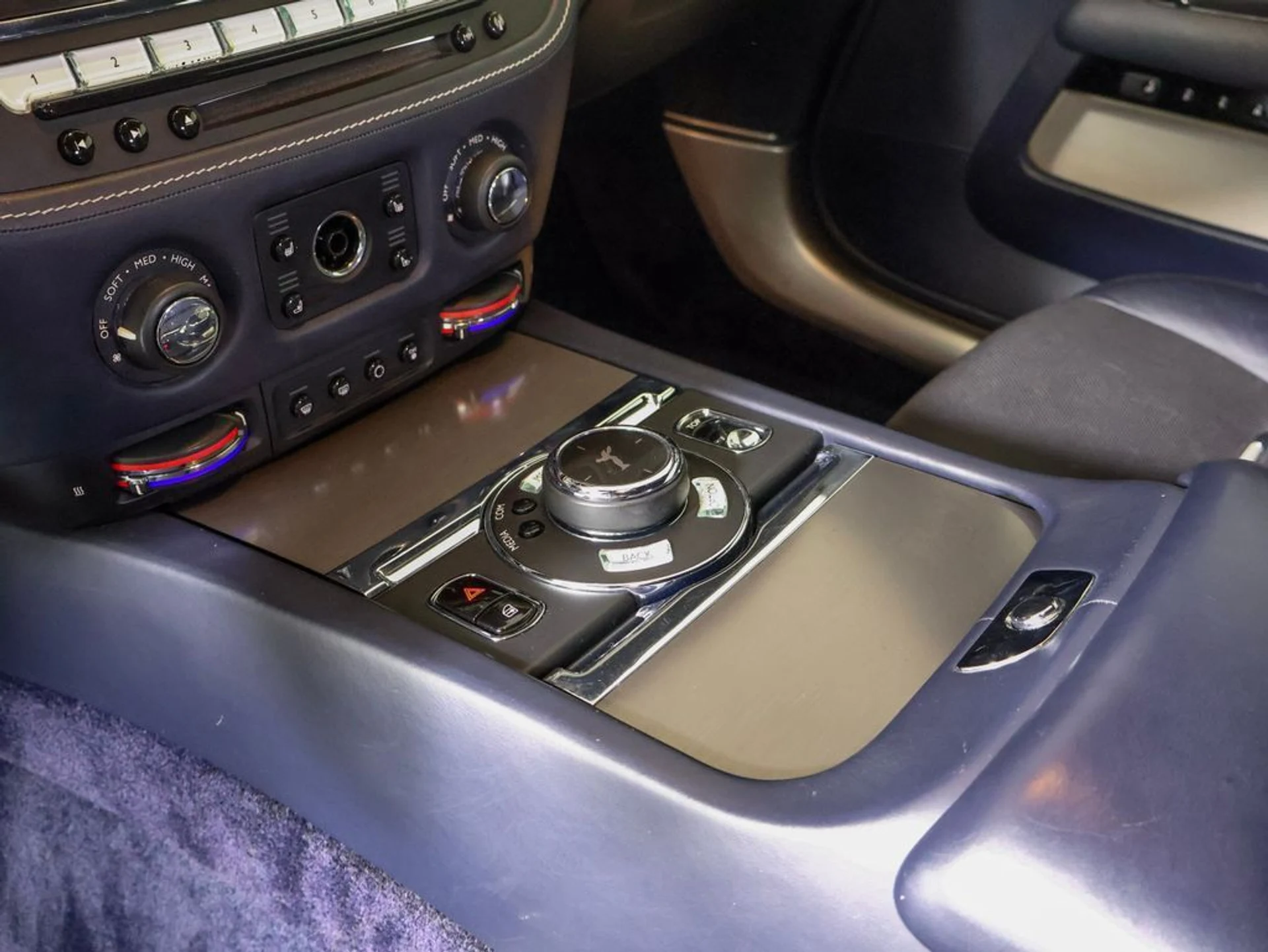 mph030_3614938050_d761e41c0a1513d8a01756adfba301dax_662e52b043