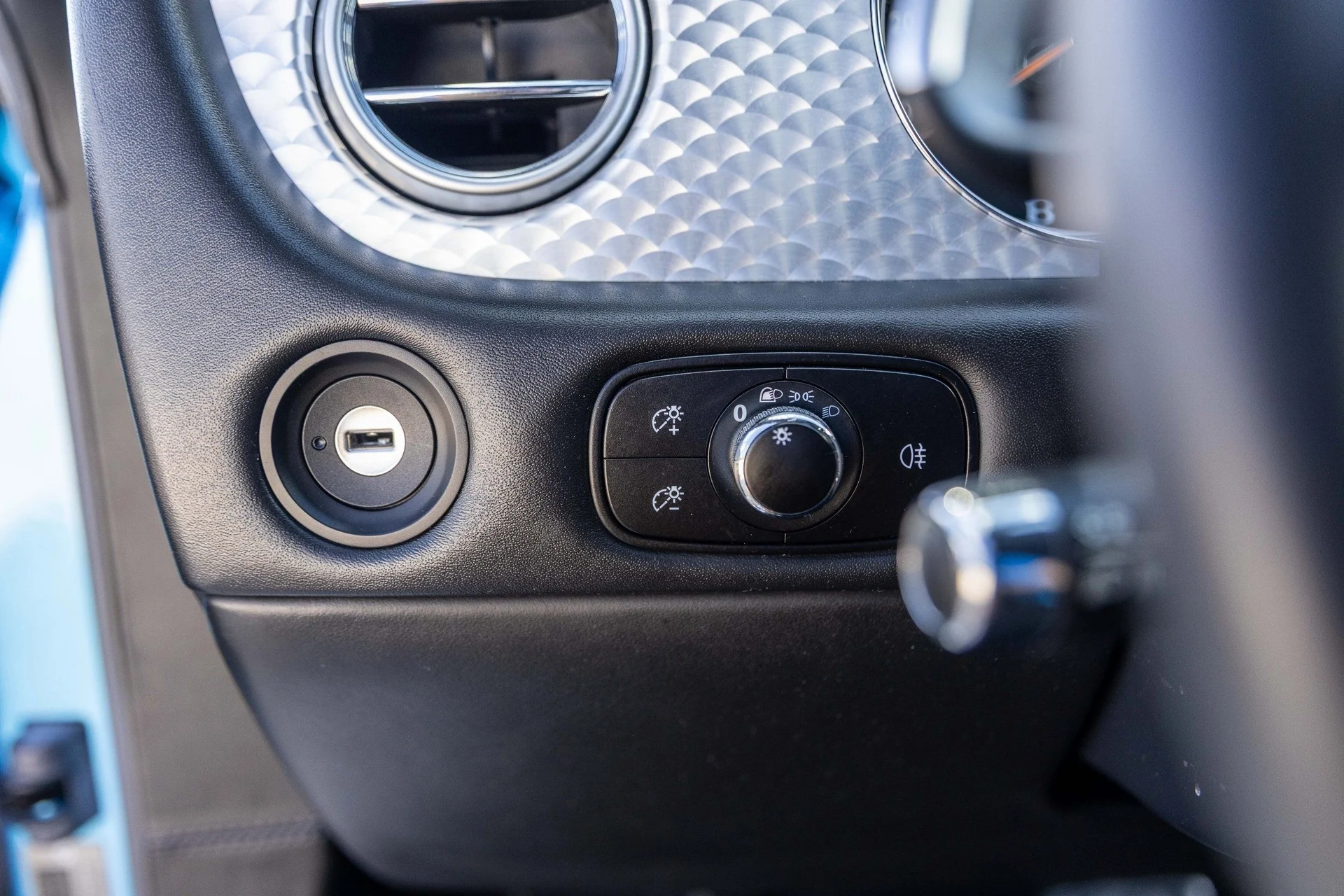 mph030_3623033400_Hi_Tech_Luxury_Imports_LLC_SCBFH_7_ZA_7_GC_054737_image_30_7ad8aae2eb