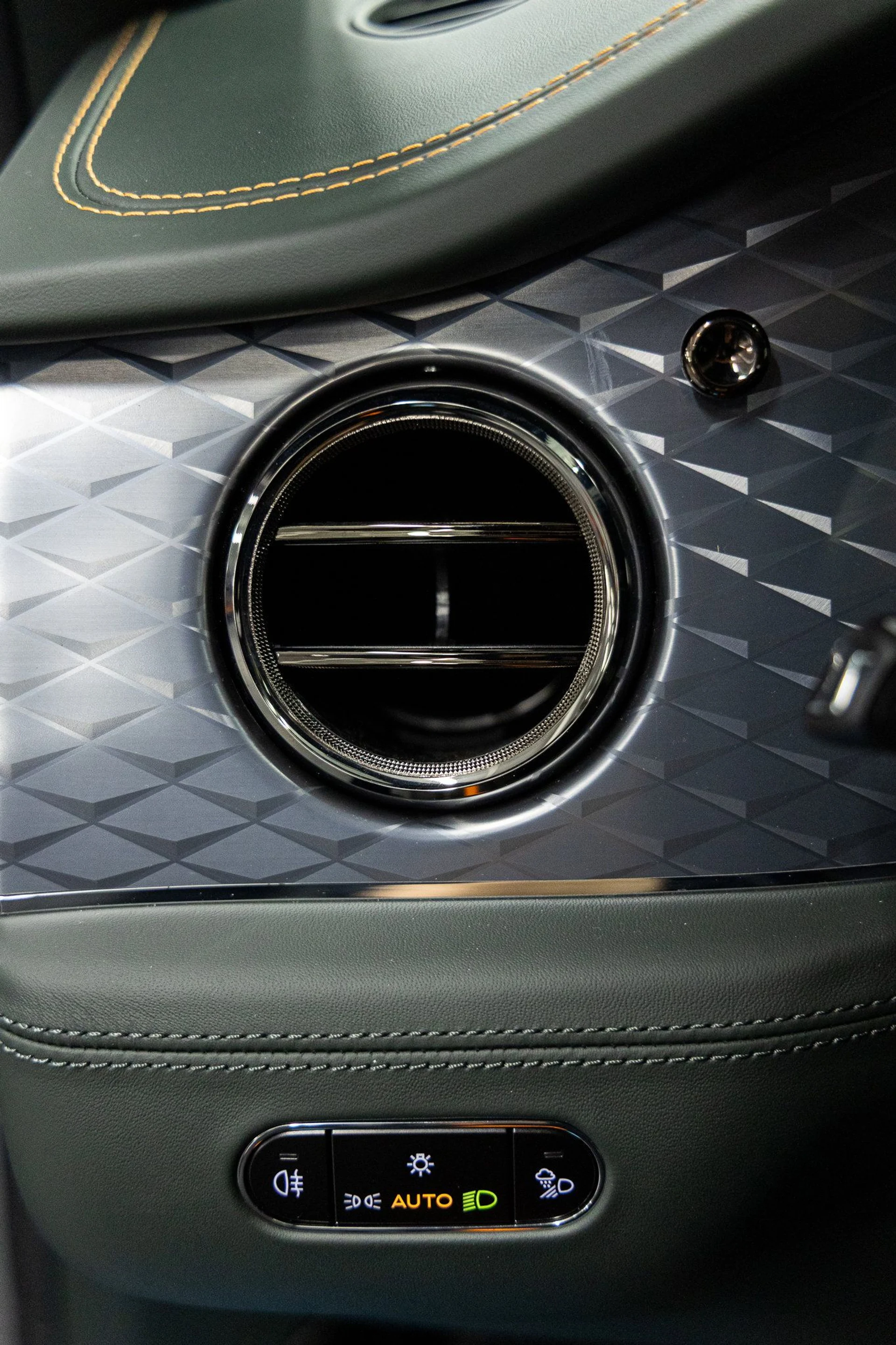 mph030_3625047624_068df1e29436096b0ce01a38b8c32d34x_b29b193ca1