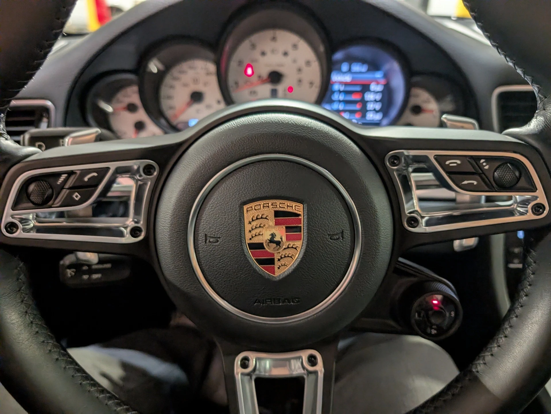 mph030_3631004139_2a2d14b98eb12f0856e609bb56e30d31x_edfd38dc03