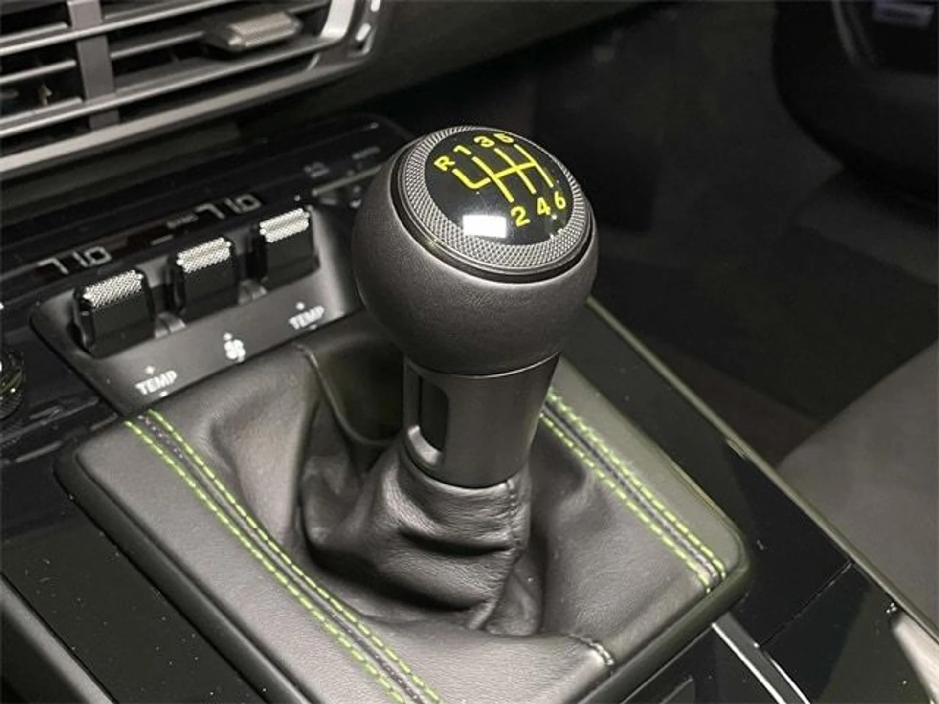 mph030_3632171437_a0a908ad0802a9919b21827f80832b59x_2c7eeb805c