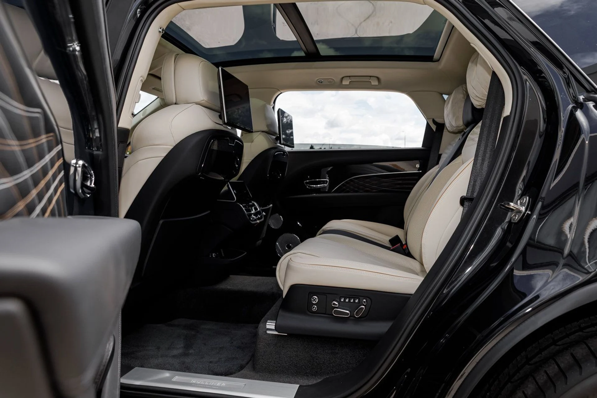 mph030_3647317865_c50e2968d4c41ee6183a7d3a2d0ca59cx_759414b4b9