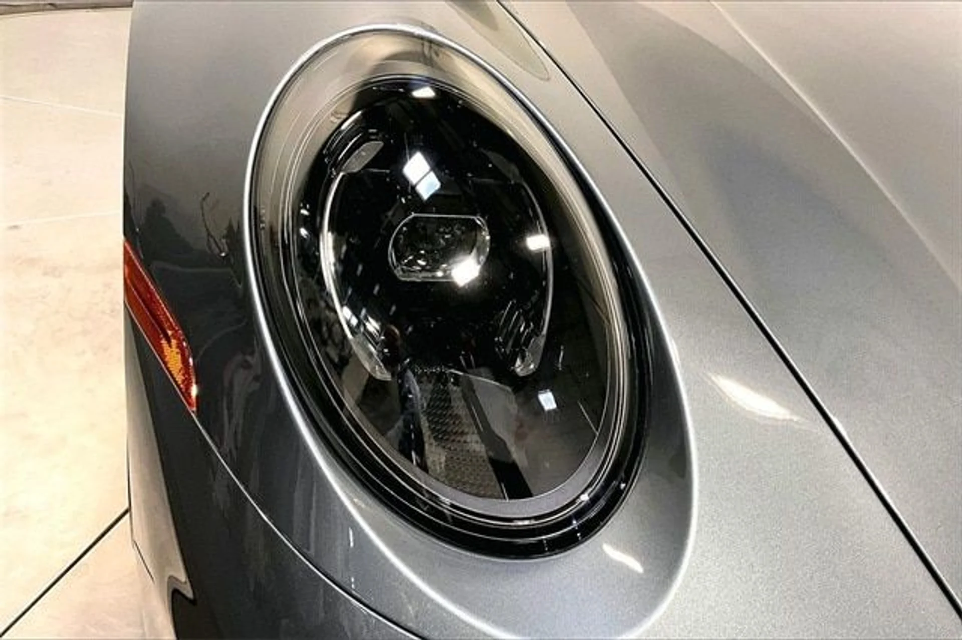 mph030_3670048914_b14b15281fba0881135d758a23b4f4f4x_6aa9428b3b