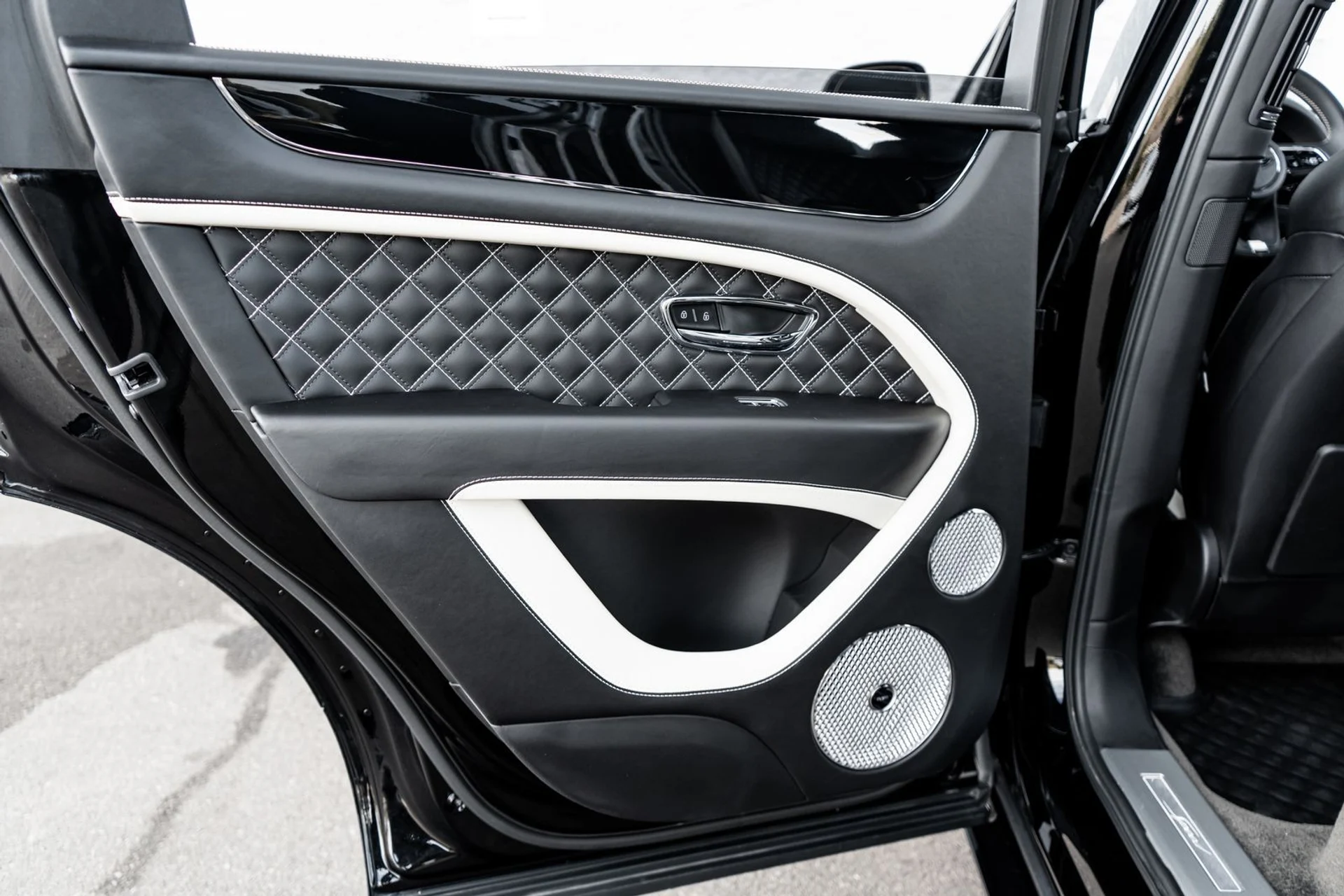 mph030_367888529_2d4dac9e_3dfa_4b59_a1e5_eb17c595b23c_cca30b9909