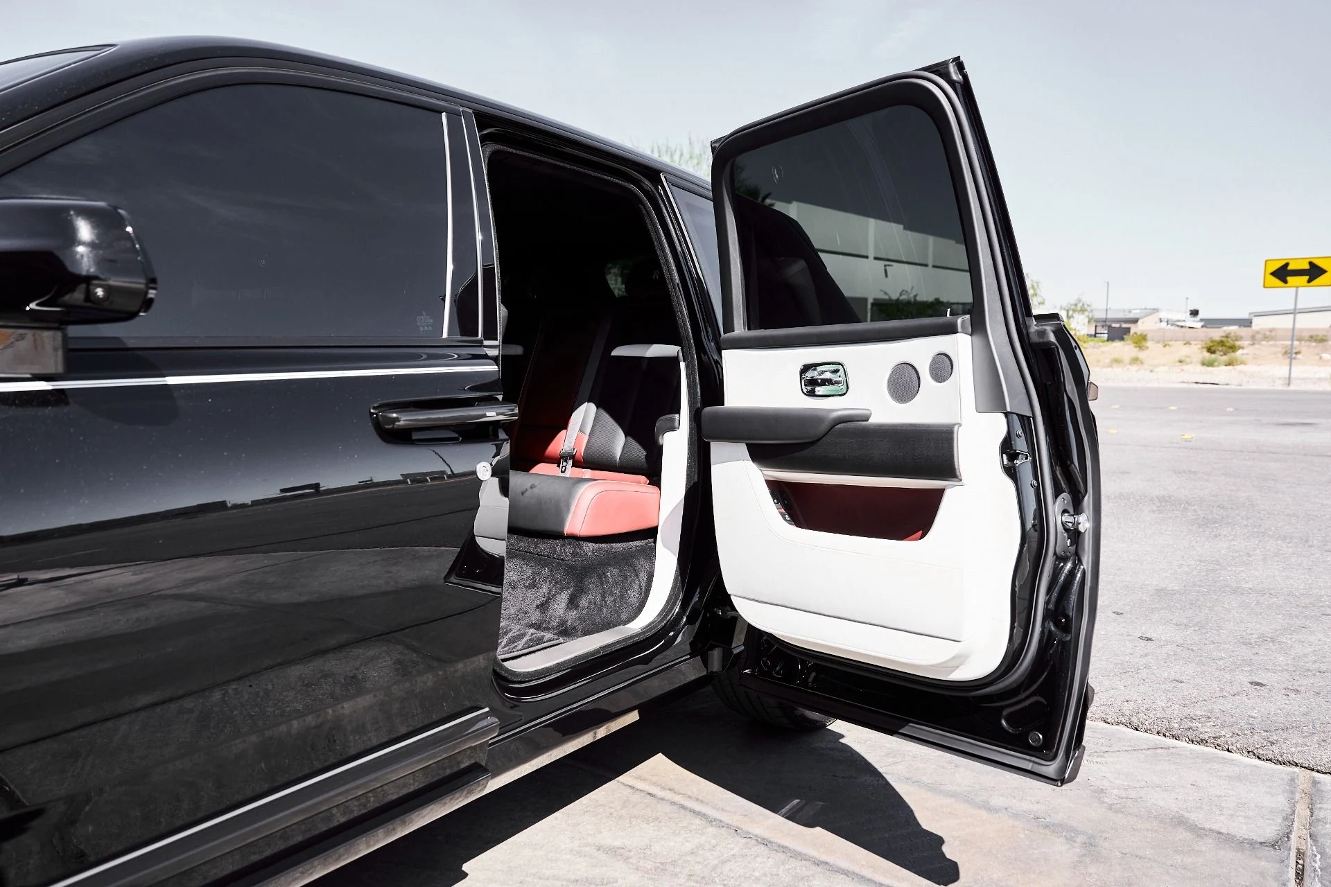 mph030_3686272372_Used_2026_Rolls_Royce_Cullinan_1774544495_13cf563787