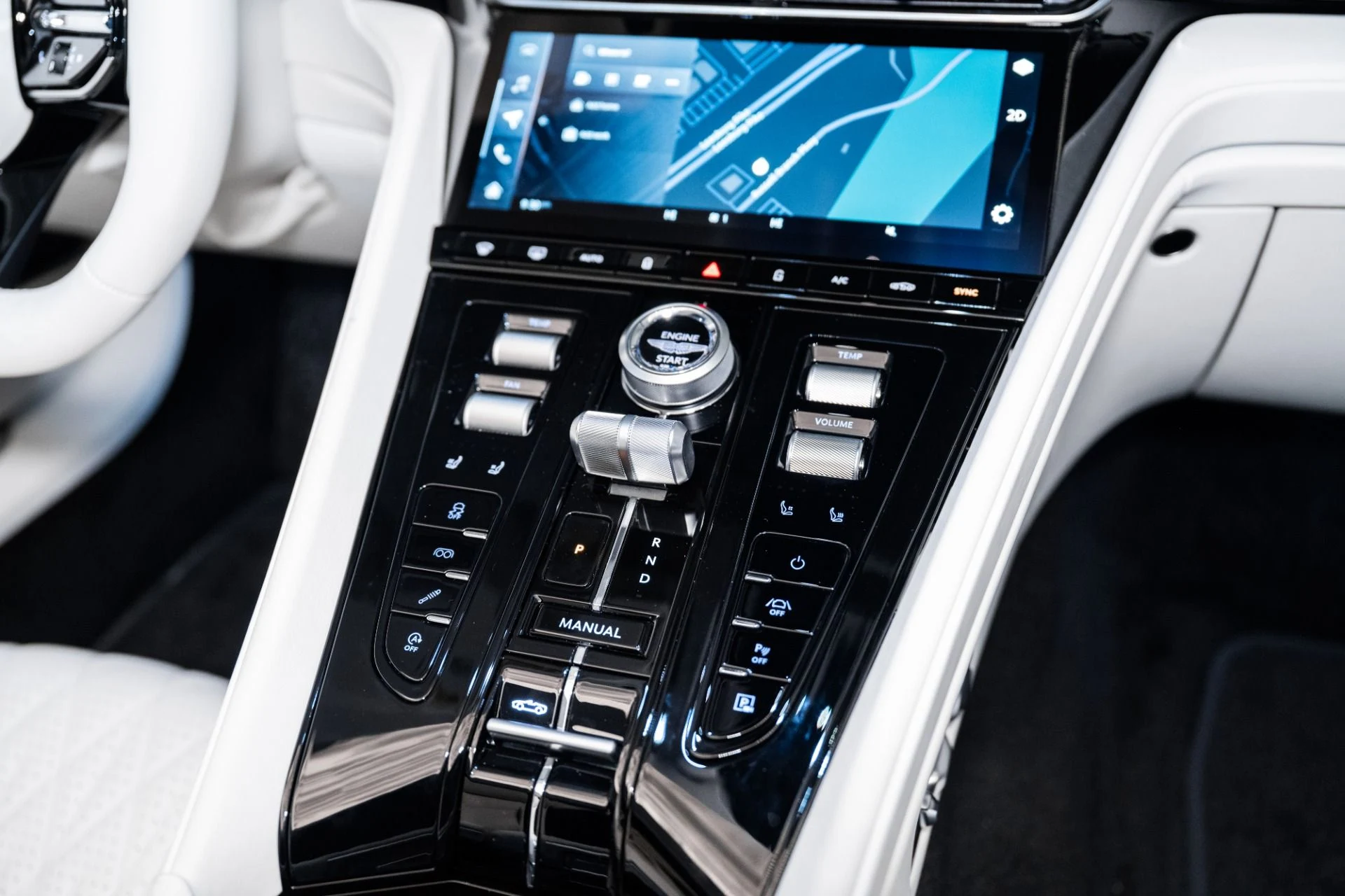 mph030_3723879565_Used_2025_Aston_Martin_DB_12_Volante_1741214270_f04b93b823