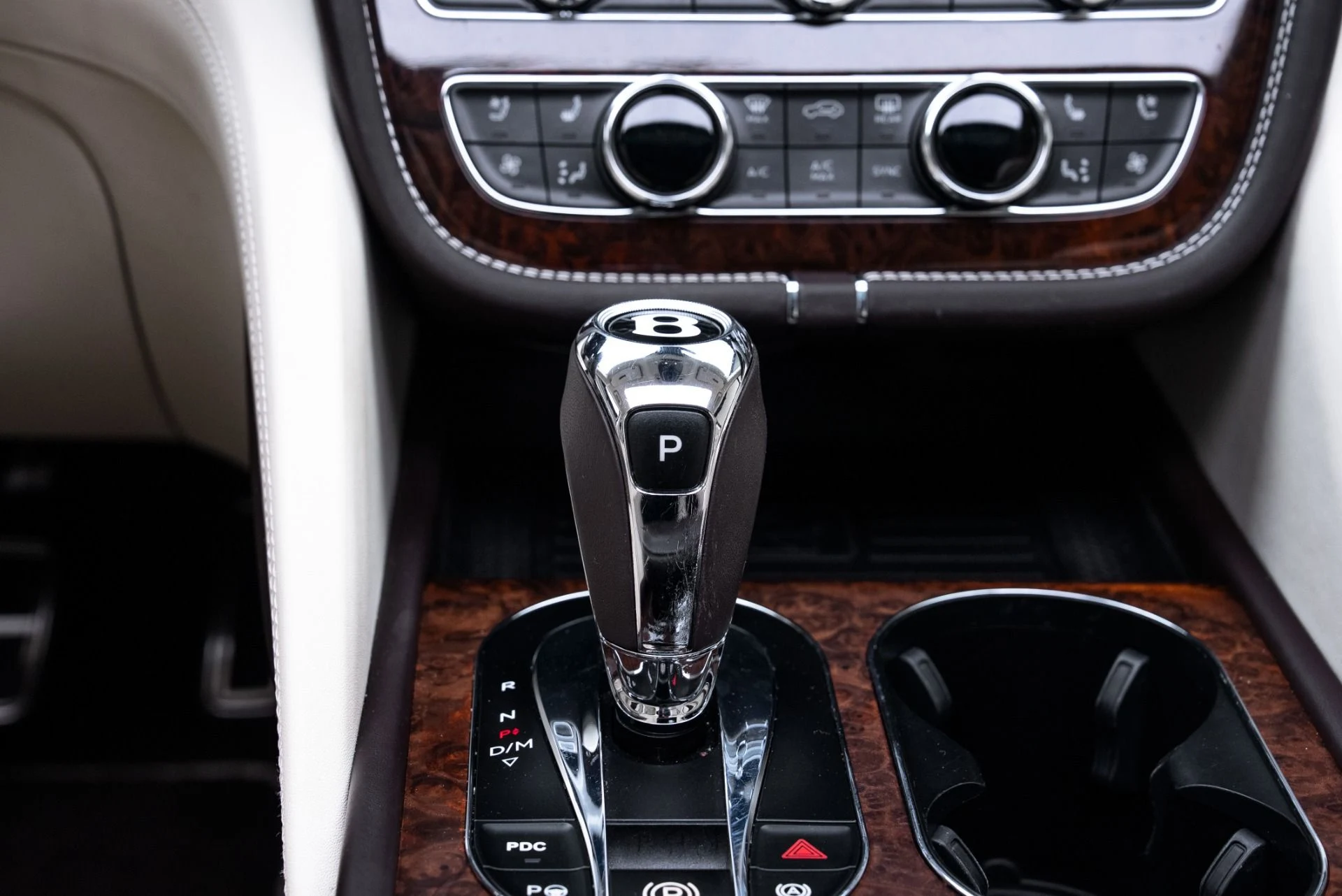 mph030_3724149592_Used_2021_Bentley_Bentayga_V8_1774990428_5c307d238f