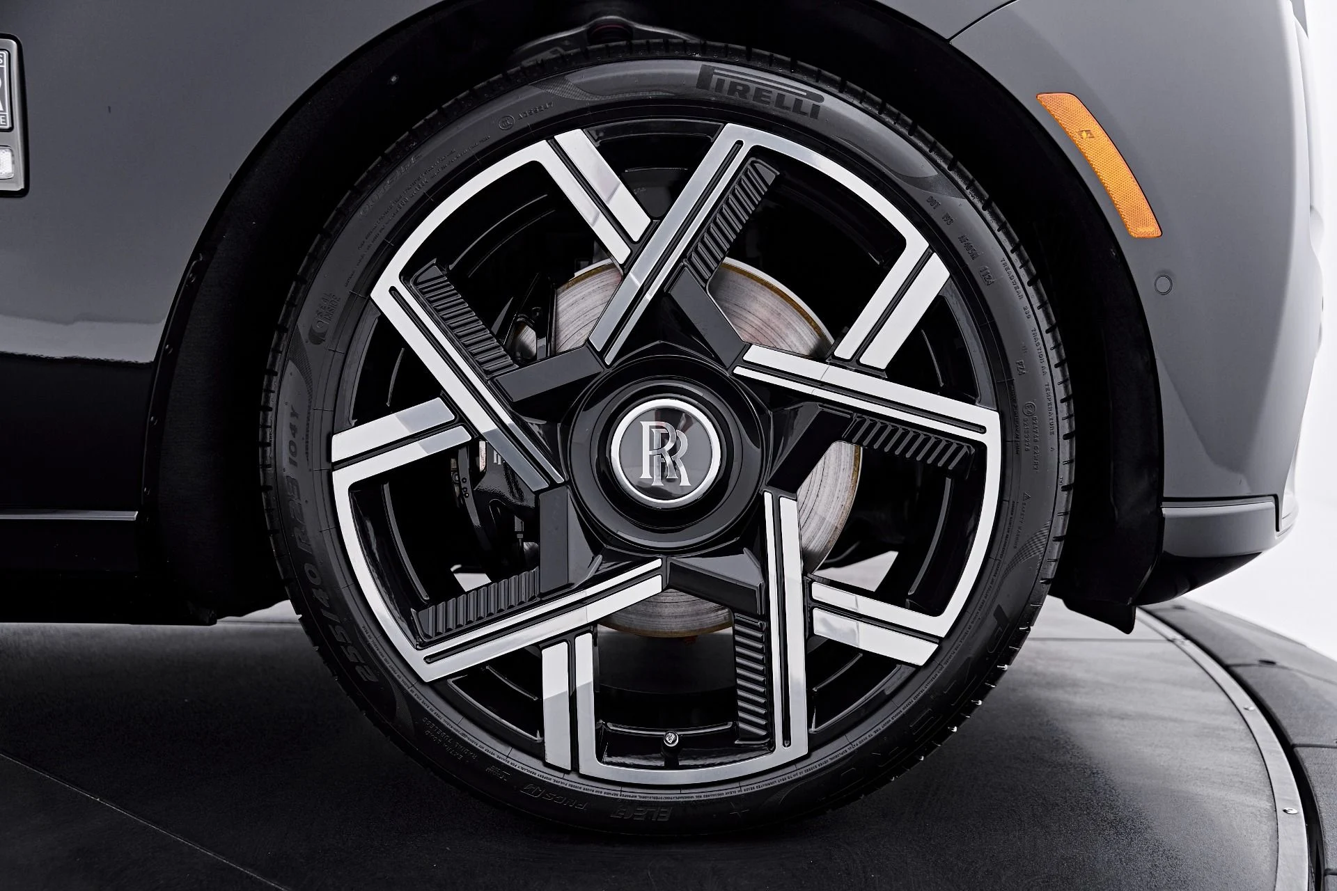 mph030_3725479397_Used_2026_Rolls_Royce_Cullinan_Black_Badge_1787961323_3a828f2e25