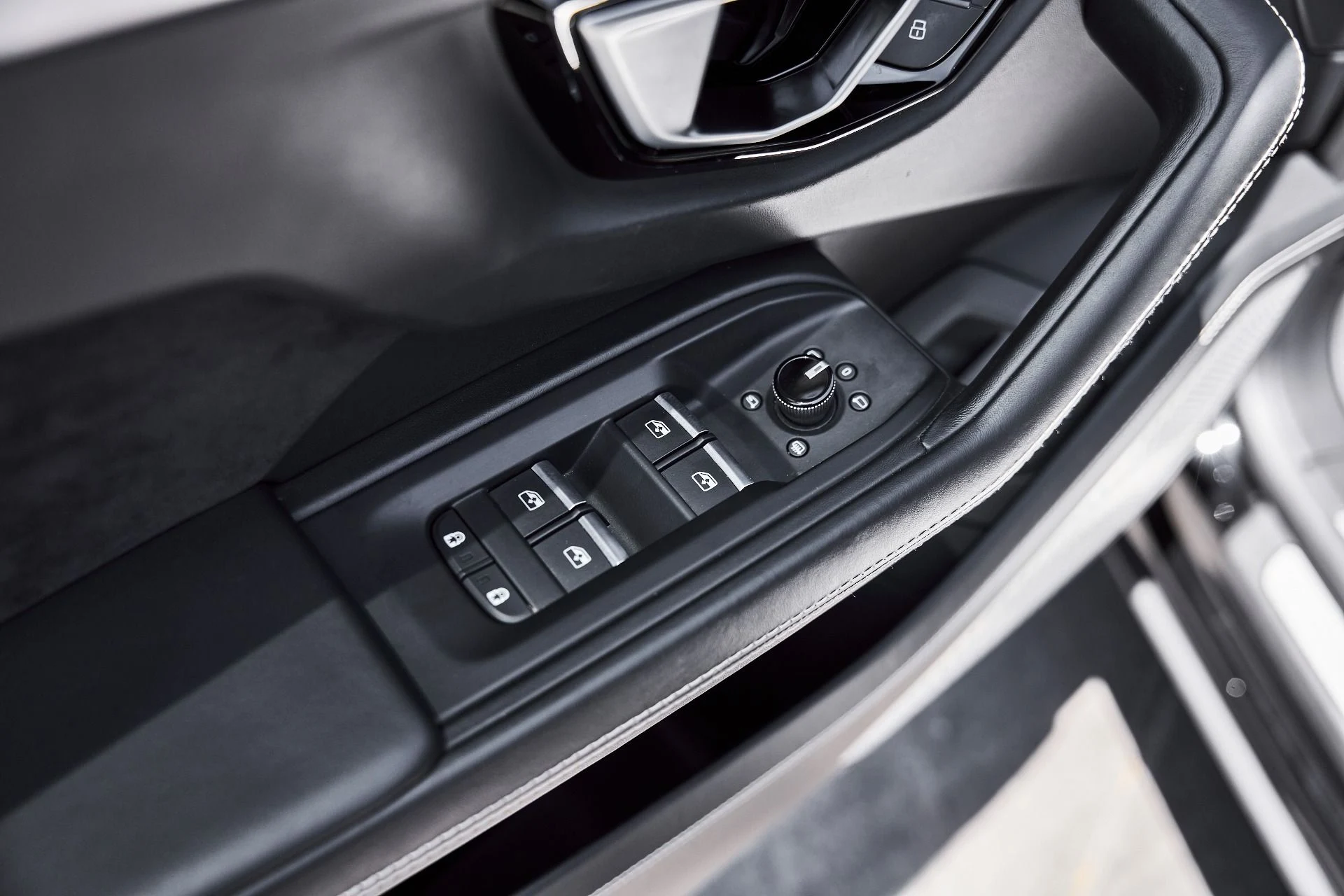mph030_3728678594_Used_2022_Lamborghini_Urus_1778790373_52136ca074
