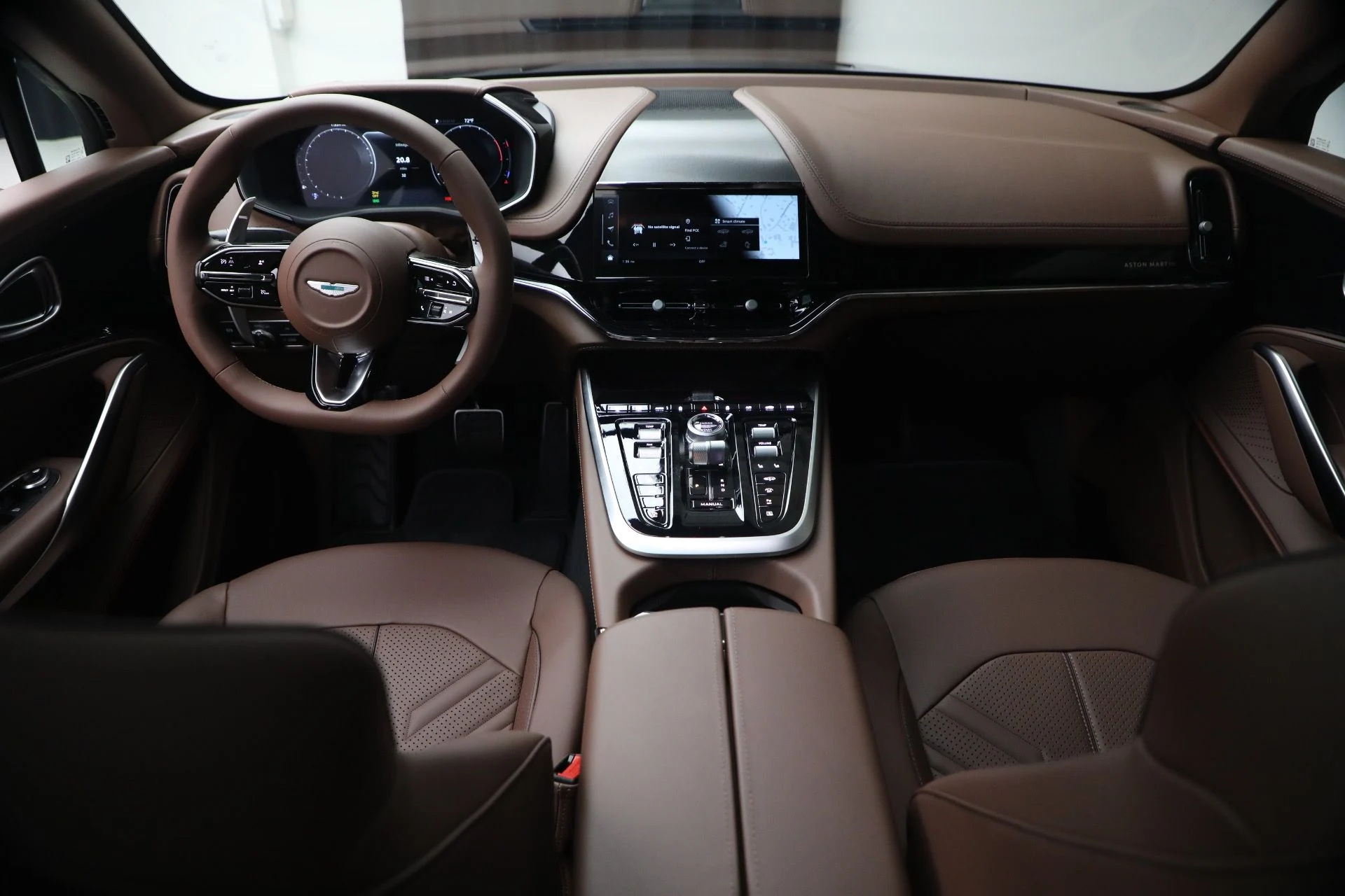 mph030_3735615981_New_2026_Aston_Martin_DBX_S_1765053352_655c0eb5a6