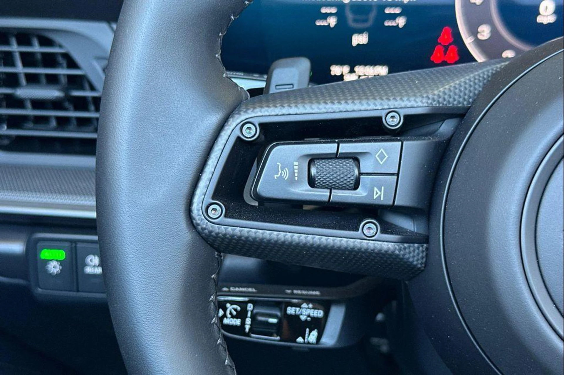 mph030_3738371814_Rzfw_H21_W_sw_URZZA_9_M0i_QN_Vx_Rf_E_d29dda06d6