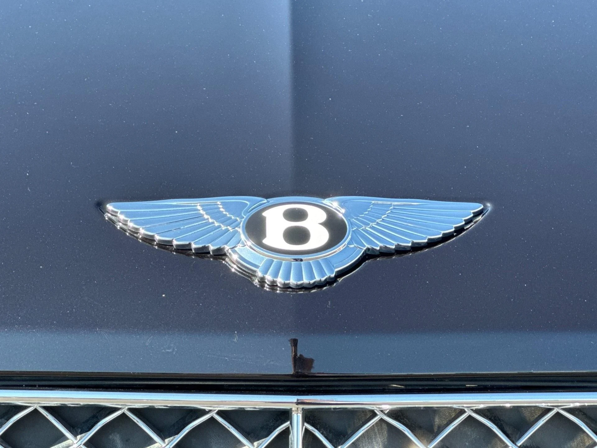 mph030_3742191259_Used_2022_Bentley_Bentayga_V8_1760603822_c76fa9325a