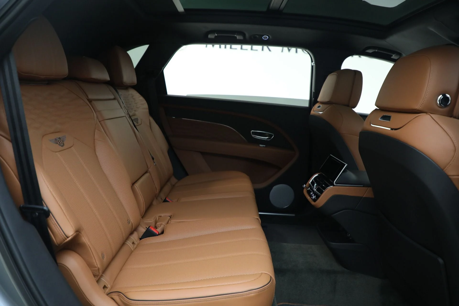 mph030_3759208705_Used_2023_Bentley_Bentayga_EWB_Azure_V8_13539900b9